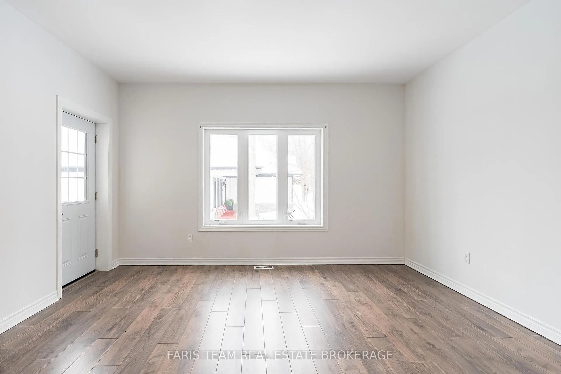 Photo 22 of 50 Breithaupt Crescent, Tiny, Rural Tiny — HOMEH