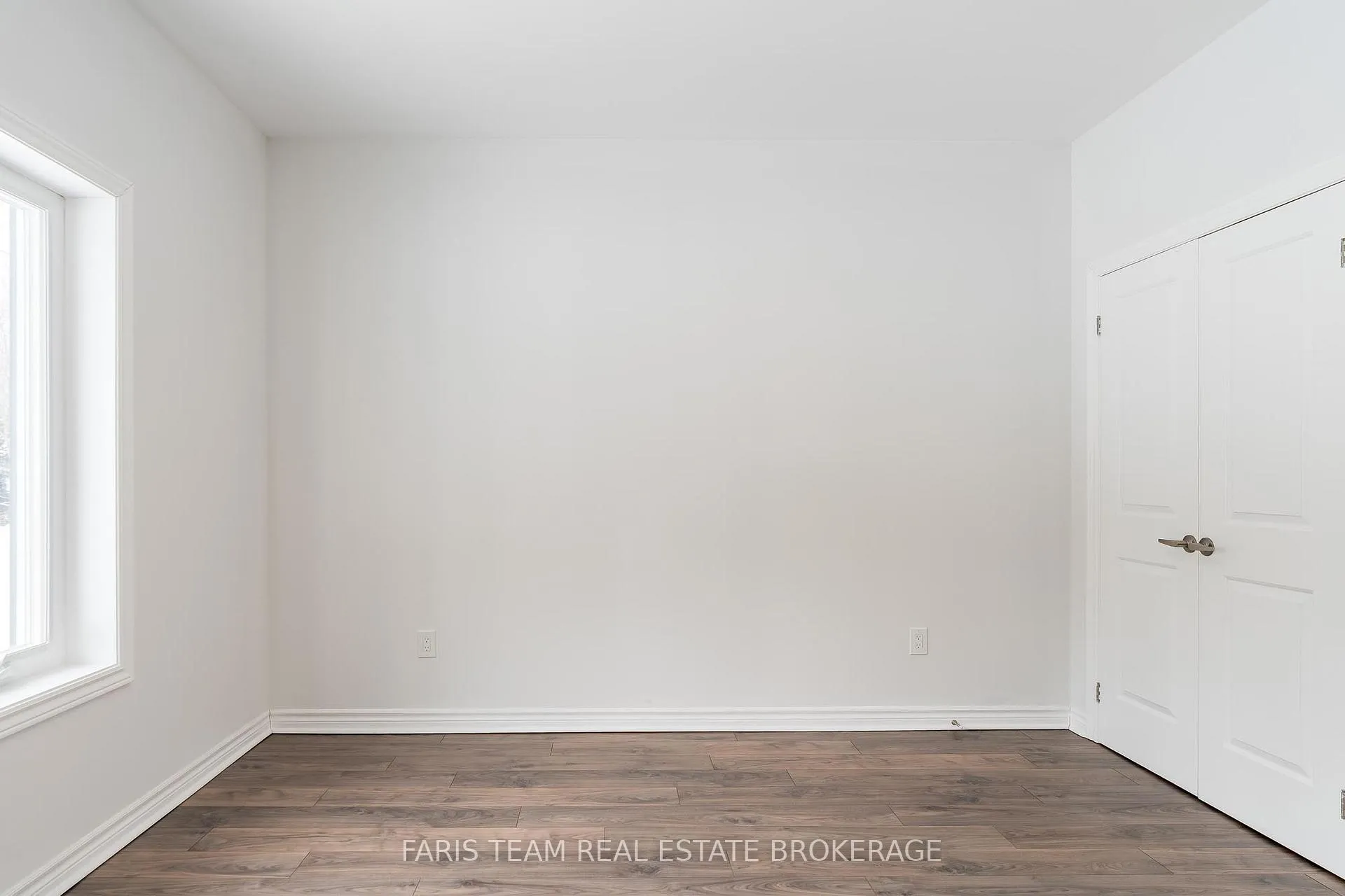 Photo 25 of 50 Breithaupt Crescent, Tiny, Rural Tiny — HOMEH