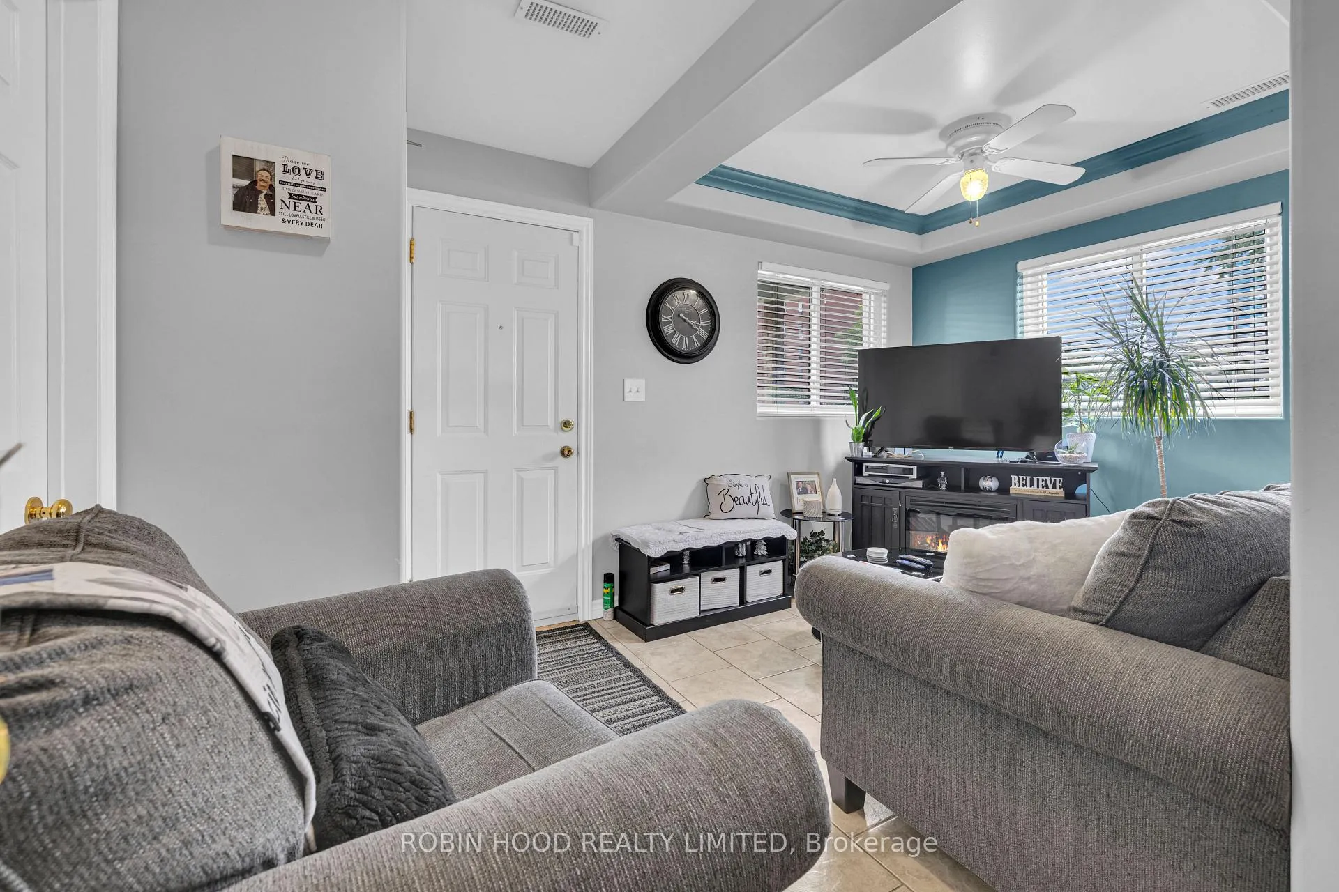 Photo 4 of 406 Glengarry Avenue, Windsor, Walkerville — HOMEH