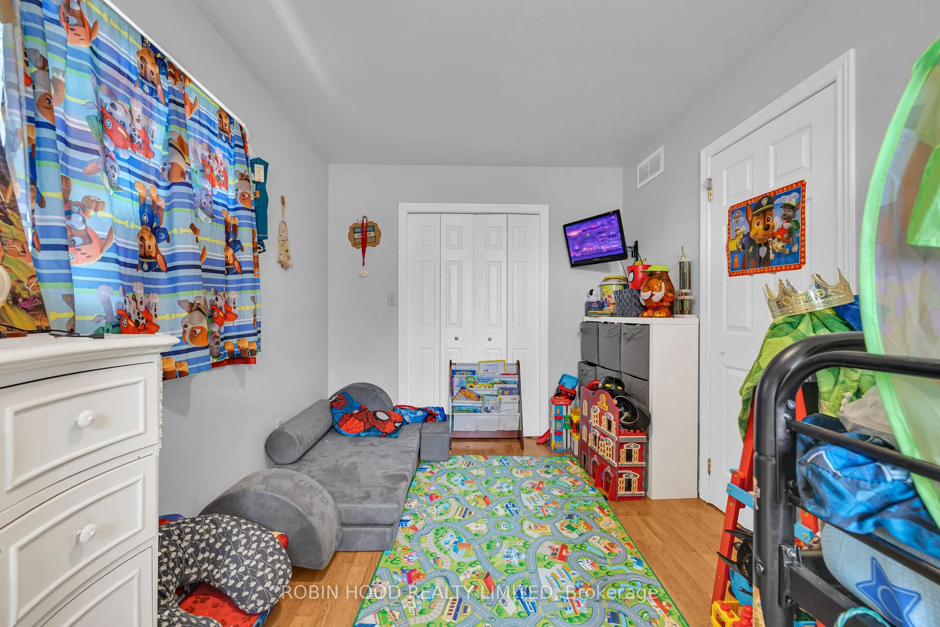 Photo 11 of 406 Glengarry Avenue, Windsor, Walkerville — HOMEH