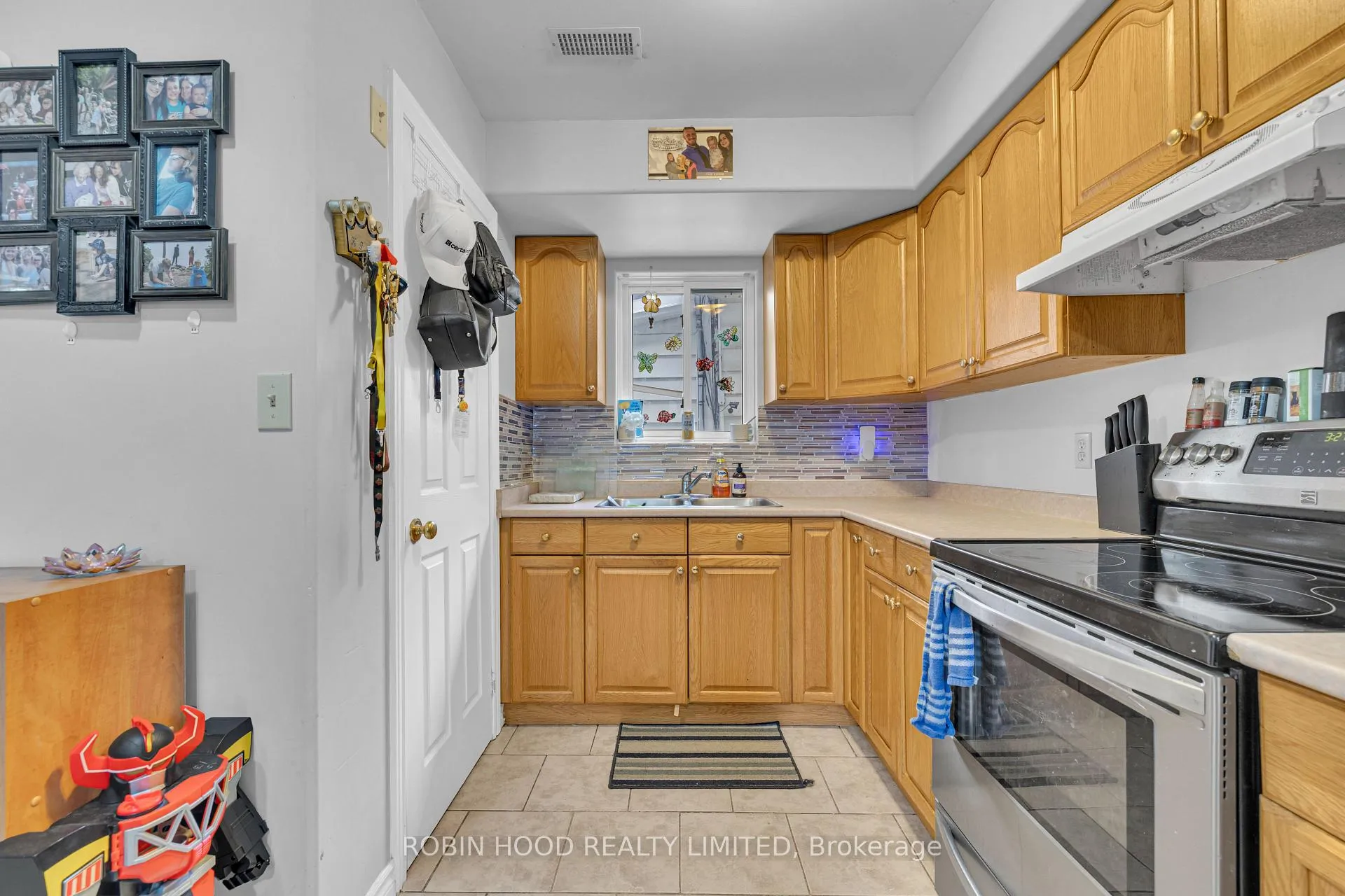 Photo 15 of 406 Glengarry Avenue, Windsor, Walkerville — HOMEH