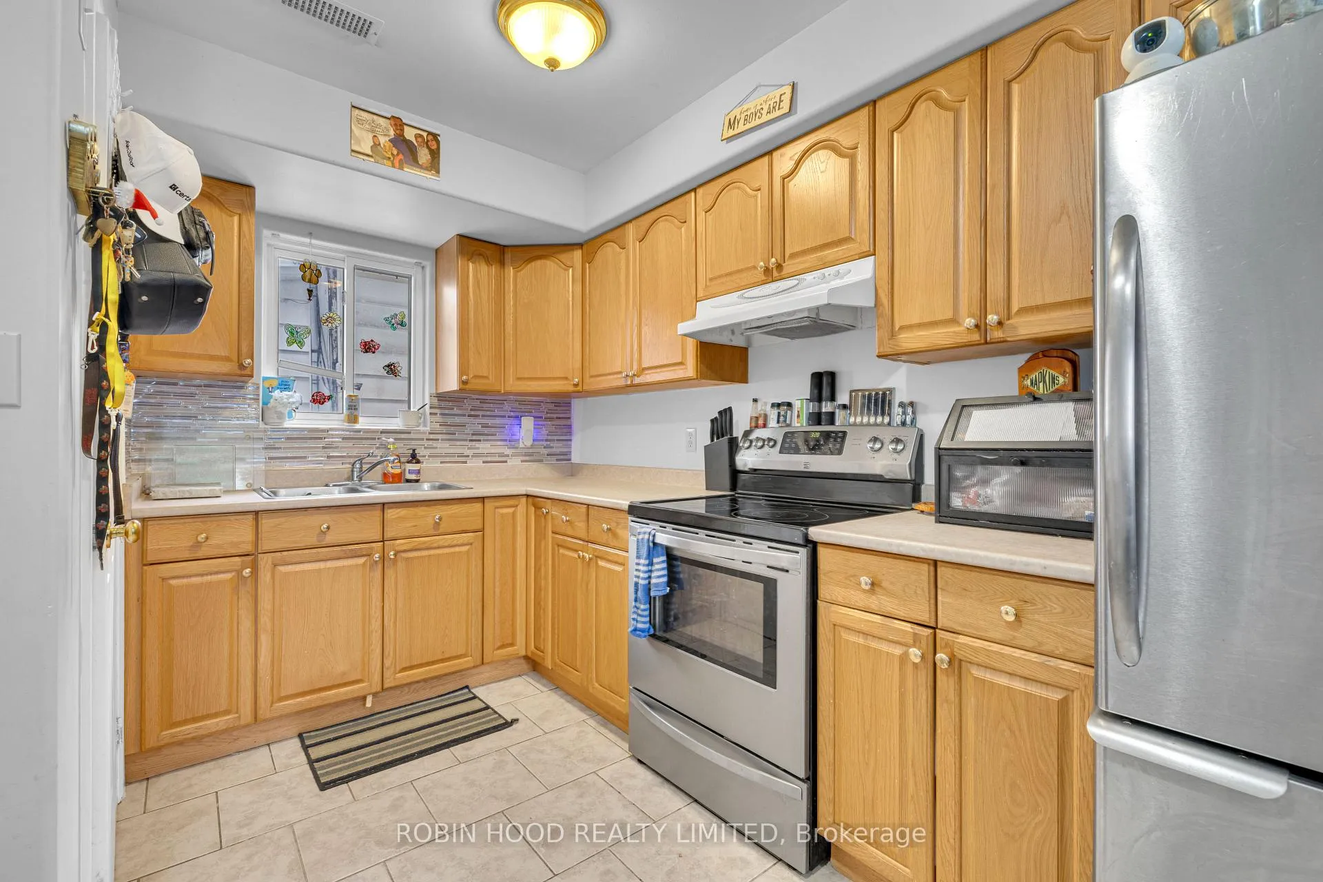 Photo 18 of 406 Glengarry Avenue, Windsor, Walkerville — HOMEH