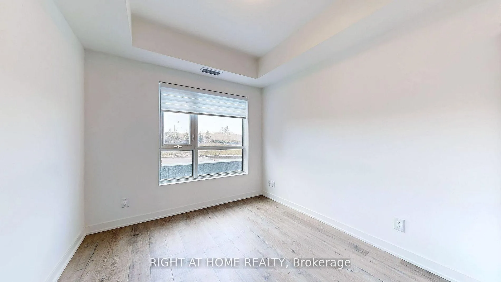 Photo 6 of Unit 212, 56 Lakeside Terrace, Barrie, Little Lake — HOMEH