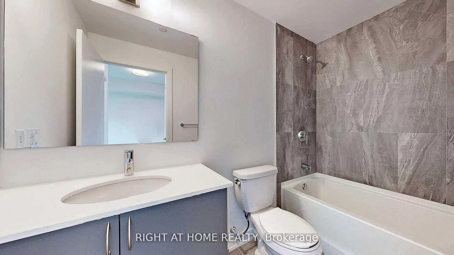 Photo 10 of Unit 212, 56 Lakeside Terrace, Barrie, Little Lake — HOMEH