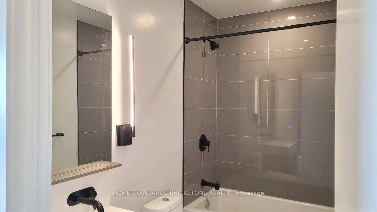 Photo 3 of Unit 2701, 127 Broadway Avenue, Toronto, Mount Pleasant West — HOMEH