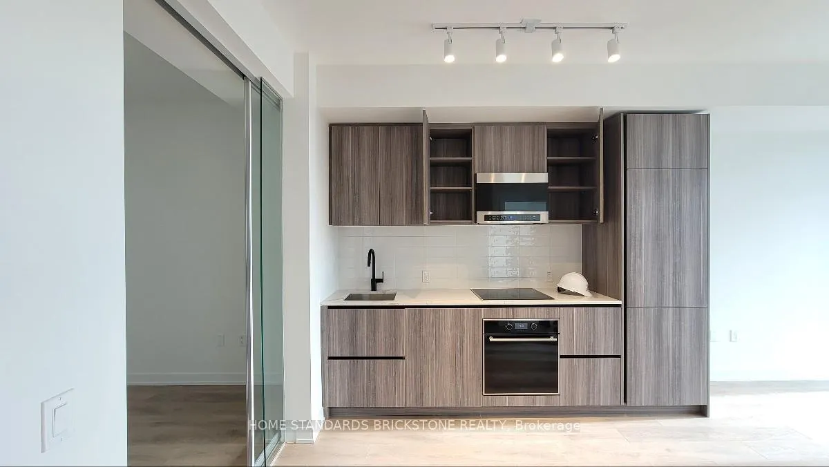 Photo 4 of Unit 2701, 127 Broadway Avenue, Toronto, Mount Pleasant West — HOMEH