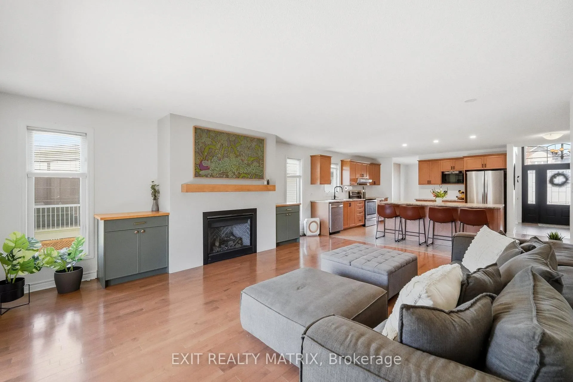 Photo 8 of 129 Abbey Crescent, Russell, Village of Russell — HOMEH