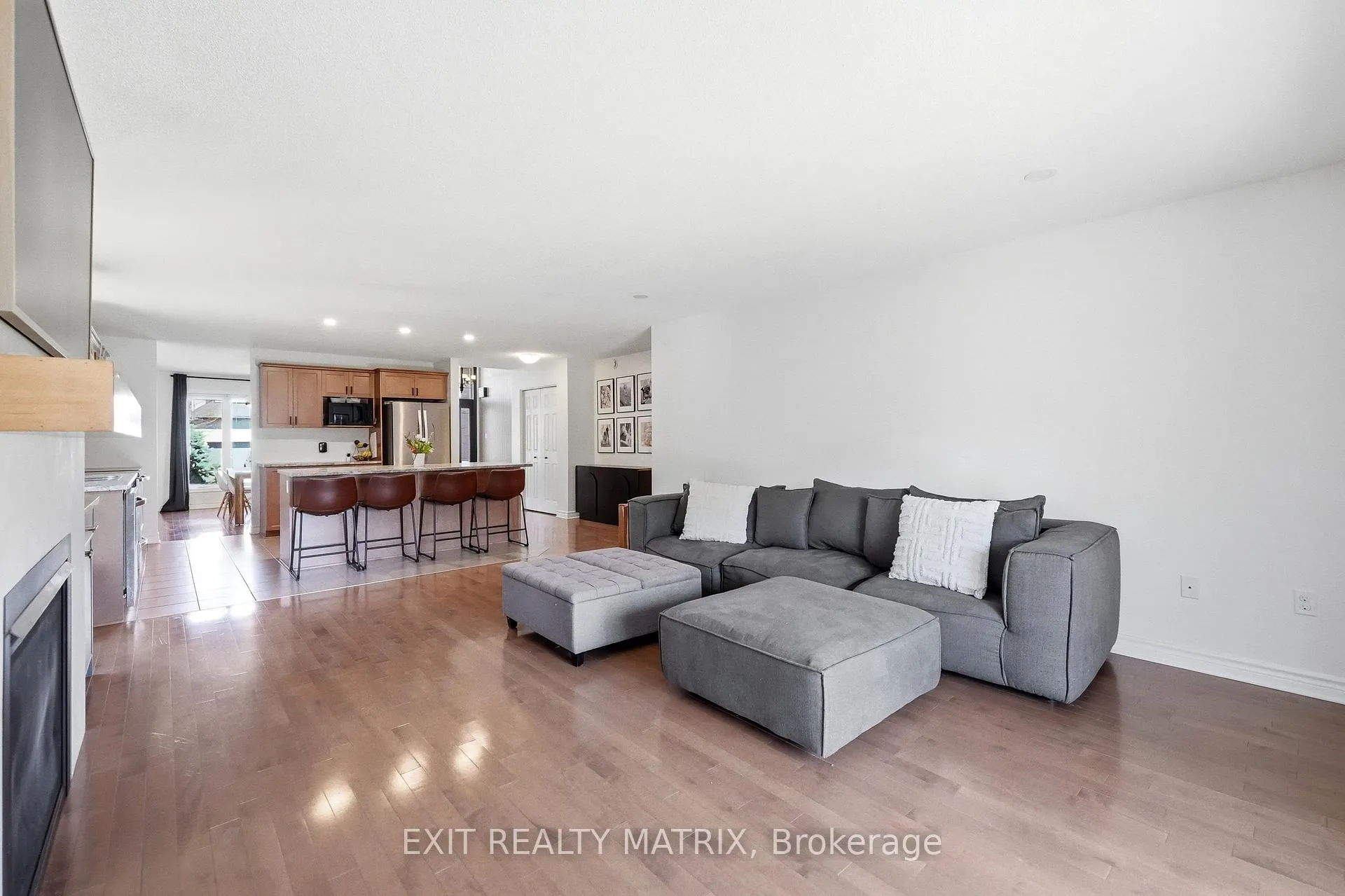 Photo 9 of 129 Abbey Crescent, Russell, Village of Russell — HOMEH