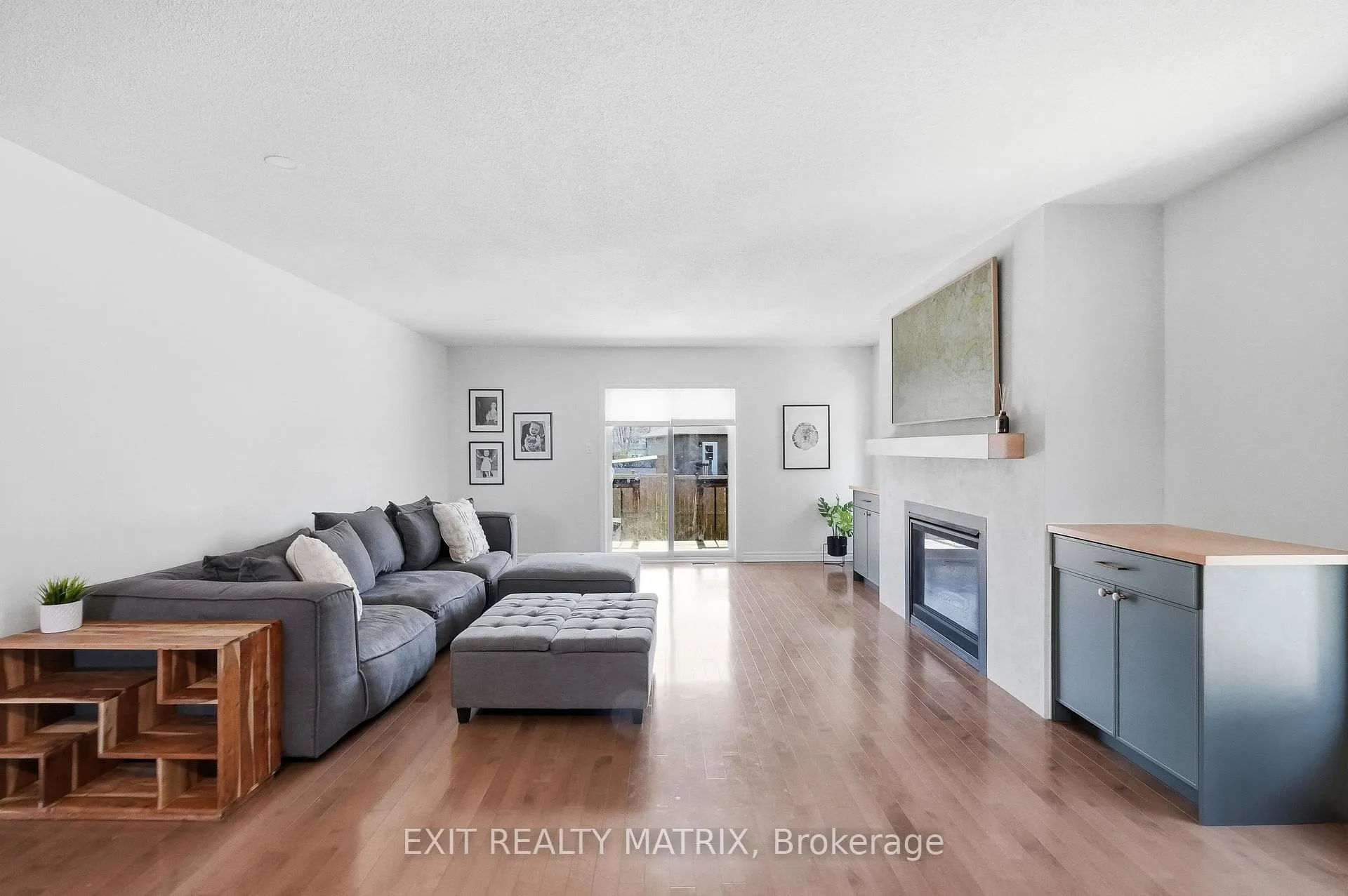 Photo 10 of 129 Abbey Crescent, Russell, Village of Russell — HOMEH