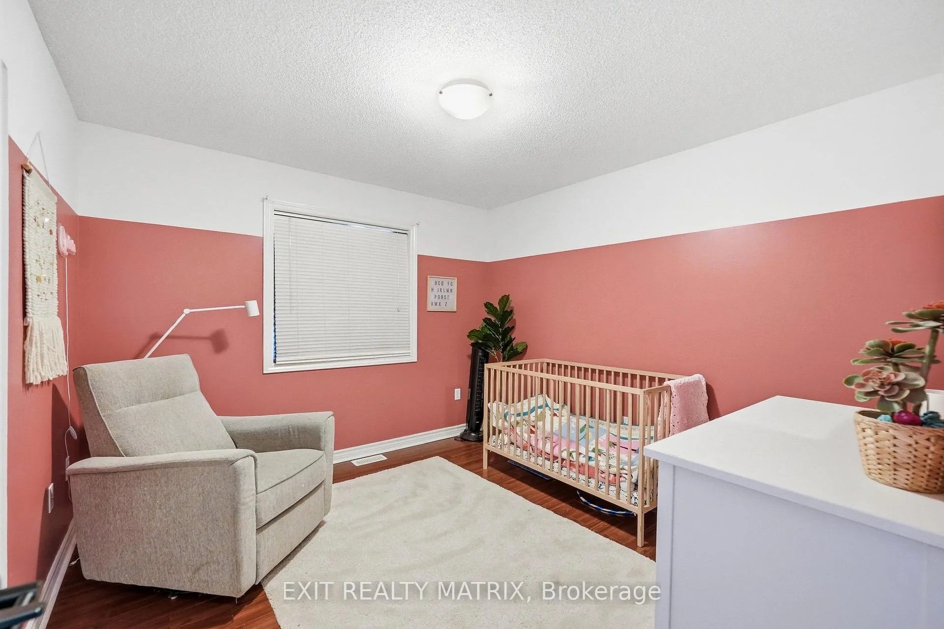 Photo 18 of 129 Abbey Crescent, Russell, Village of Russell — HOMEH