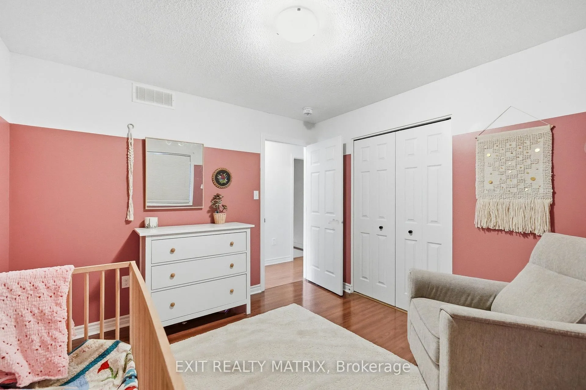 Photo 19 of 129 Abbey Crescent, Russell, Village of Russell — HOMEH