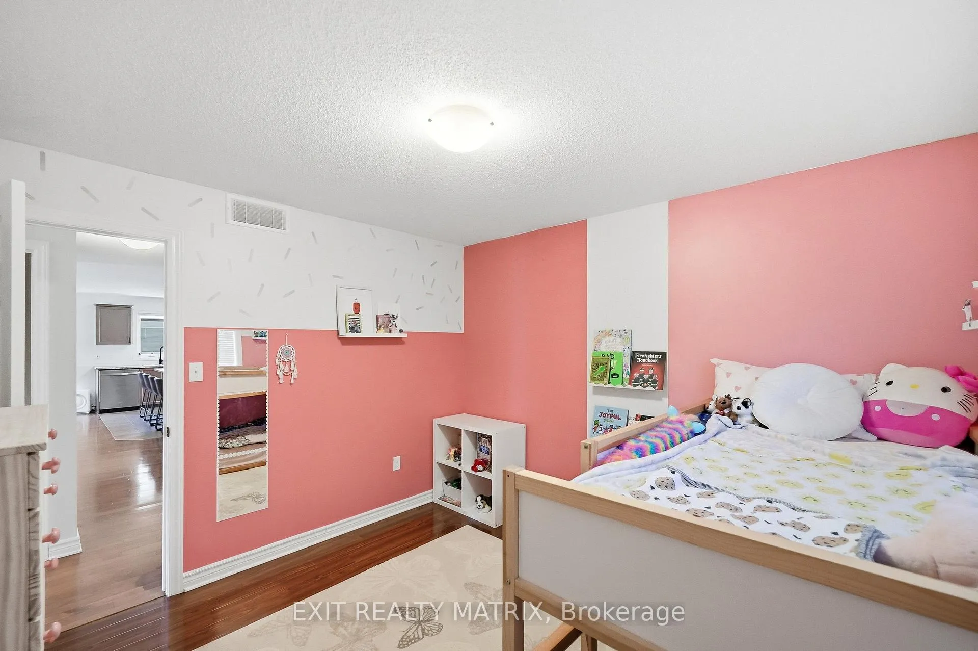 Photo 21 of 129 Abbey Crescent, Russell, Village of Russell — HOMEH