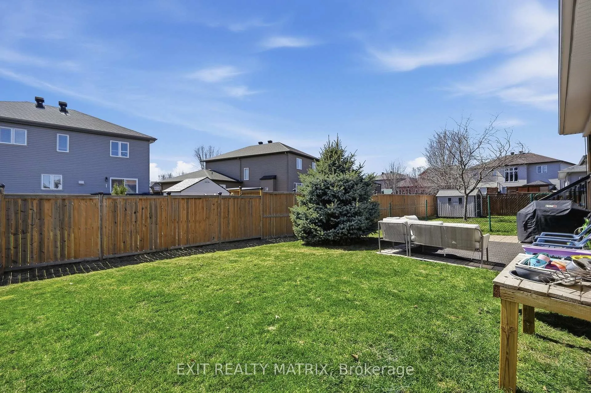 Photo 34 of 129 Abbey Crescent, Russell, Village of Russell — HOMEH