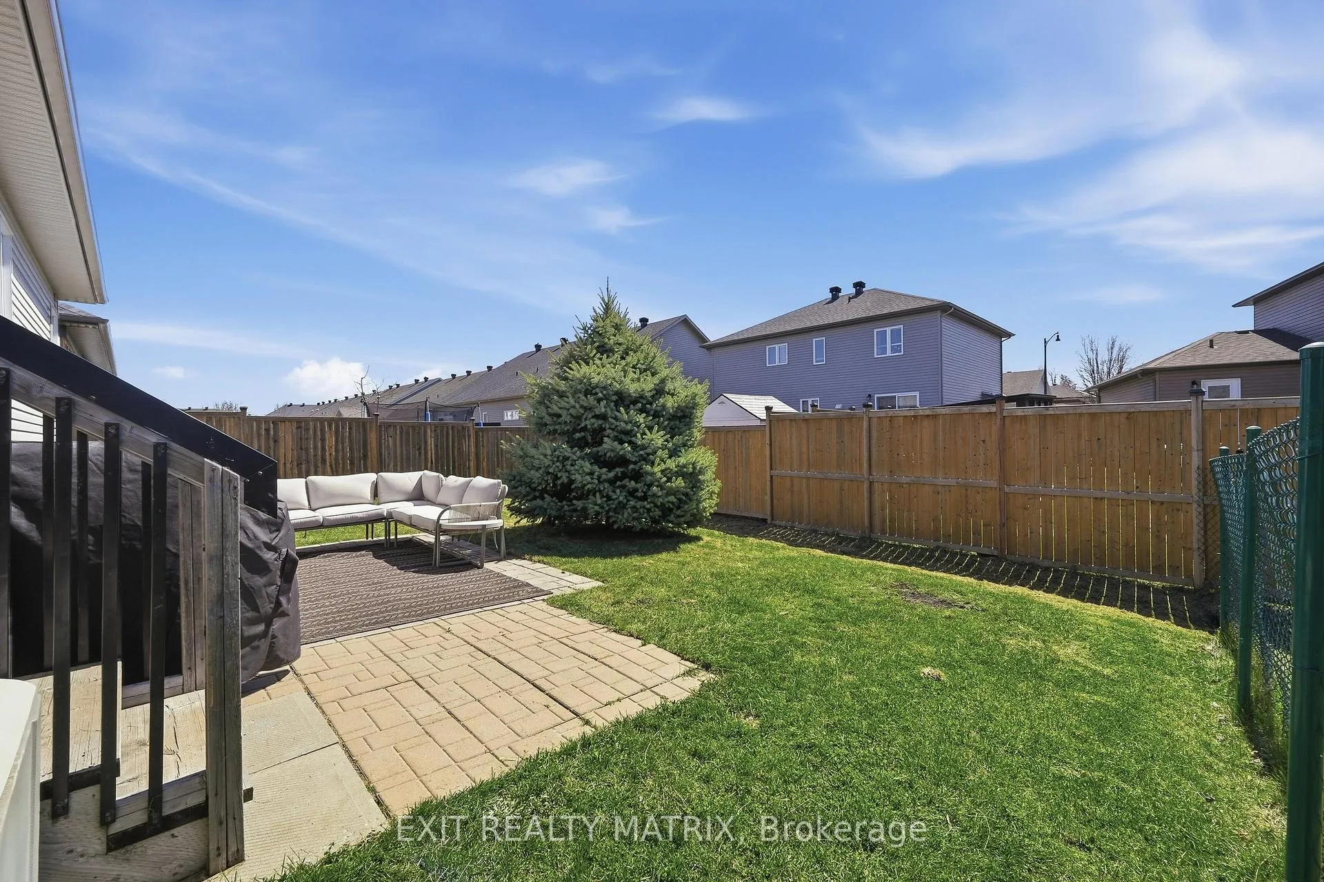 Photo 36 of 129 Abbey Crescent, Russell, Village of Russell — HOMEH