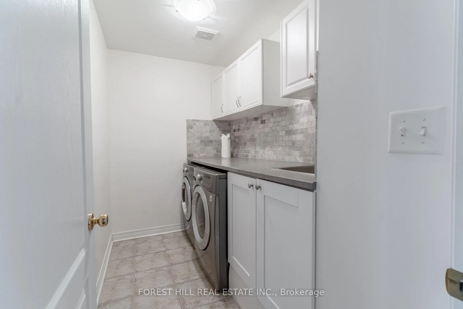 Photo 15 of Unit 23, 2019 Trawden Way, Oakville, Bronte Creek — HOMEH