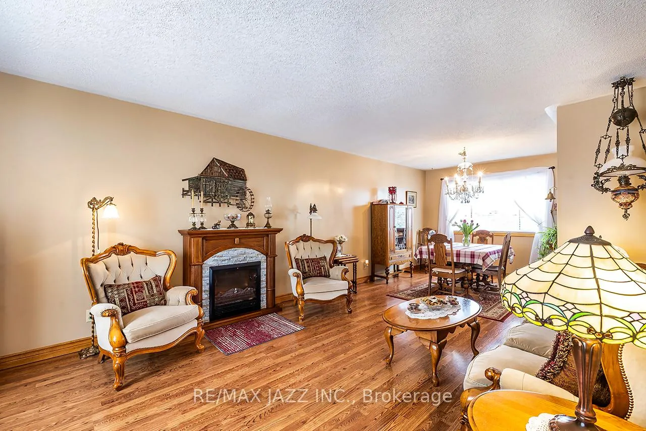 Photo 3 of 17 Huron Drive, Brighton — HOMEH