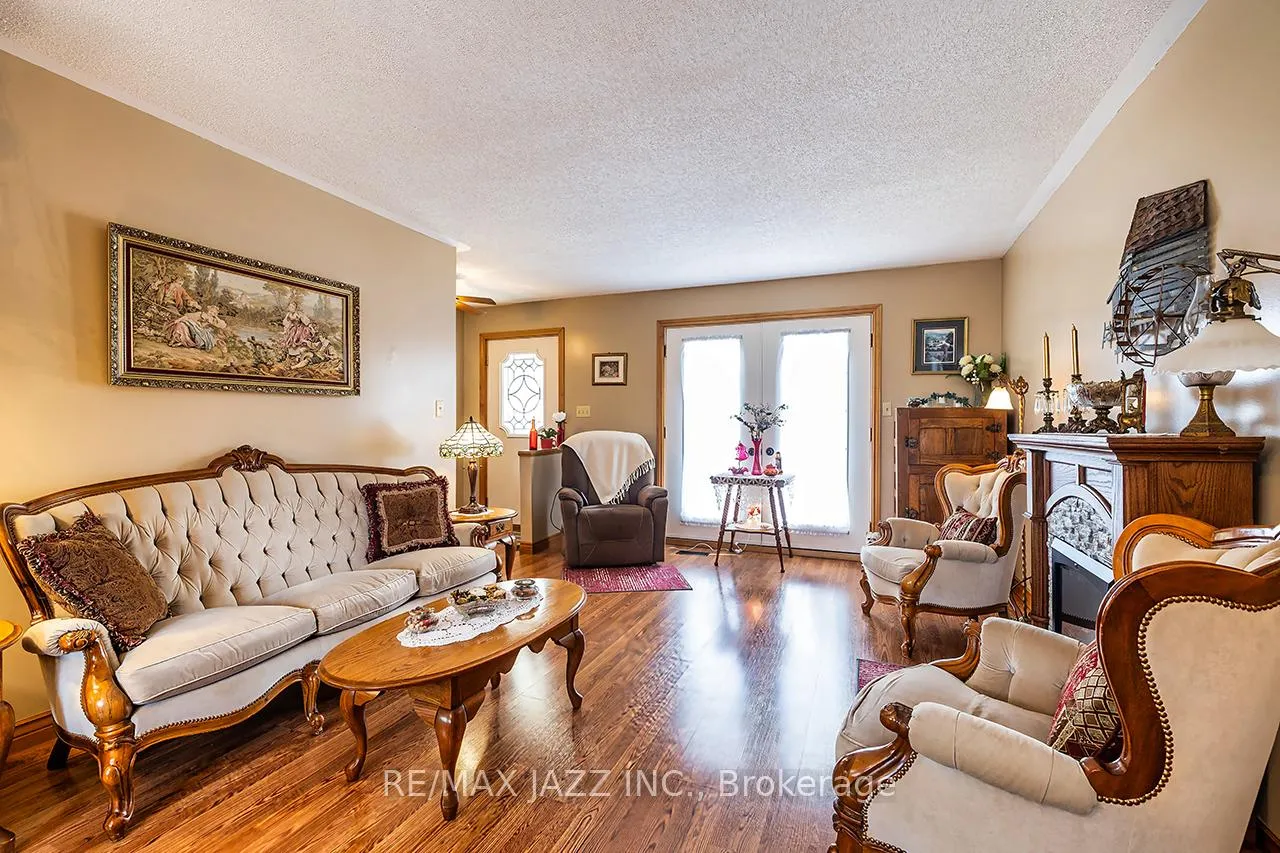 Photo 4 of 17 Huron Drive, Brighton — HOMEH