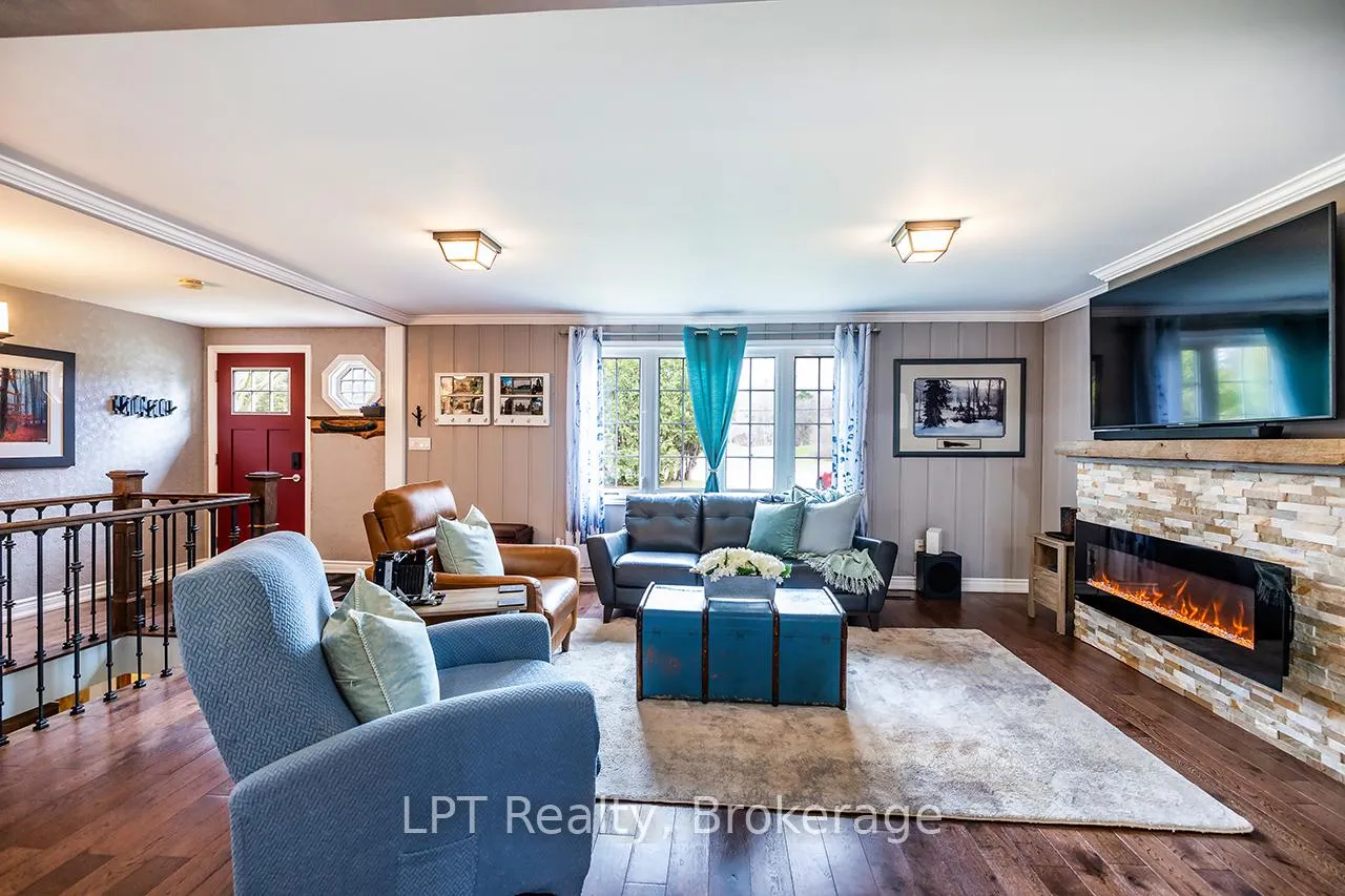 Photo 4 of 273 Reach Street, Uxbridge, Rural Uxbridge — HOMEH