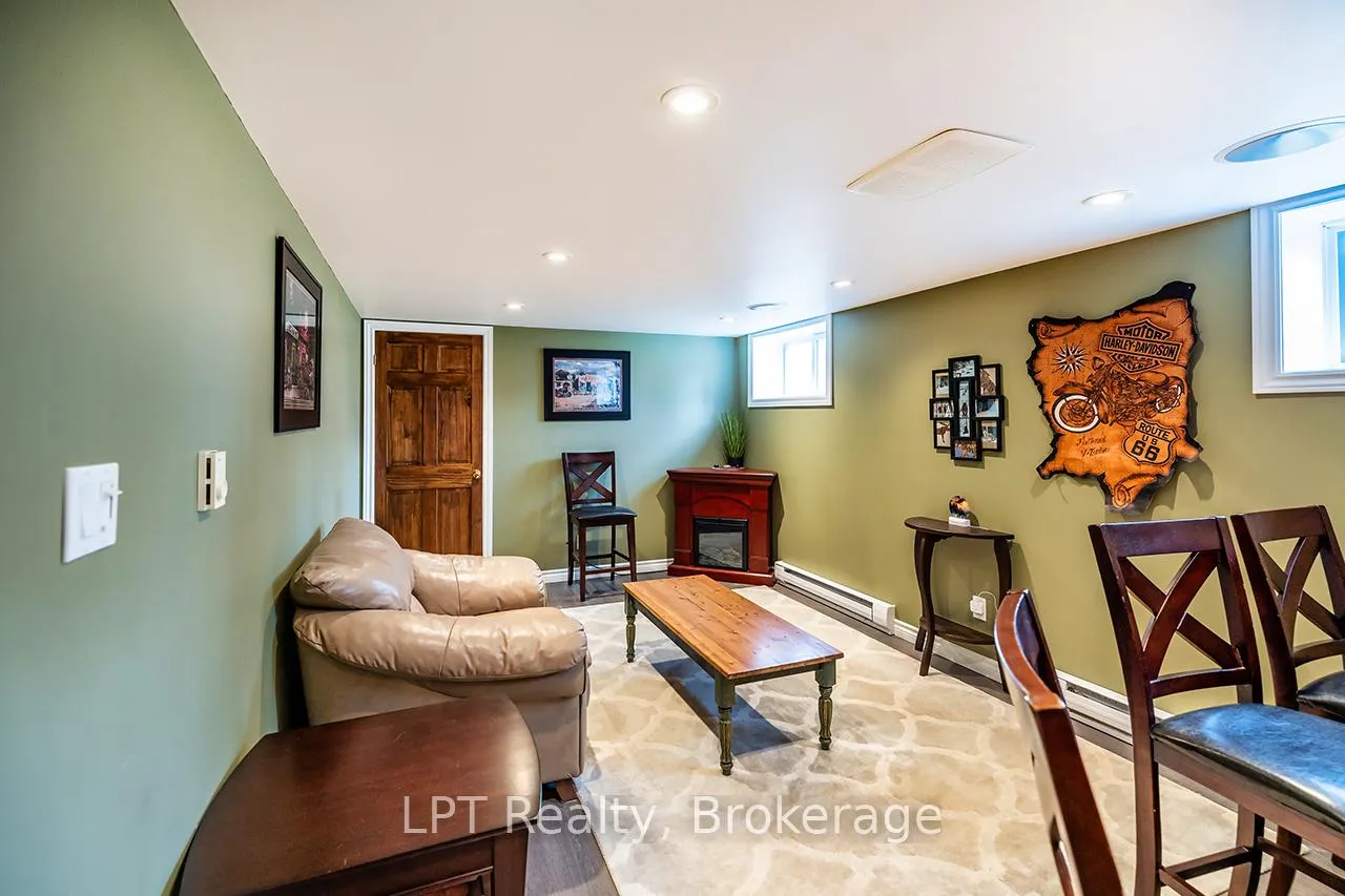 Photo 14 of 273 Reach Street, Uxbridge, Rural Uxbridge — HOMEH