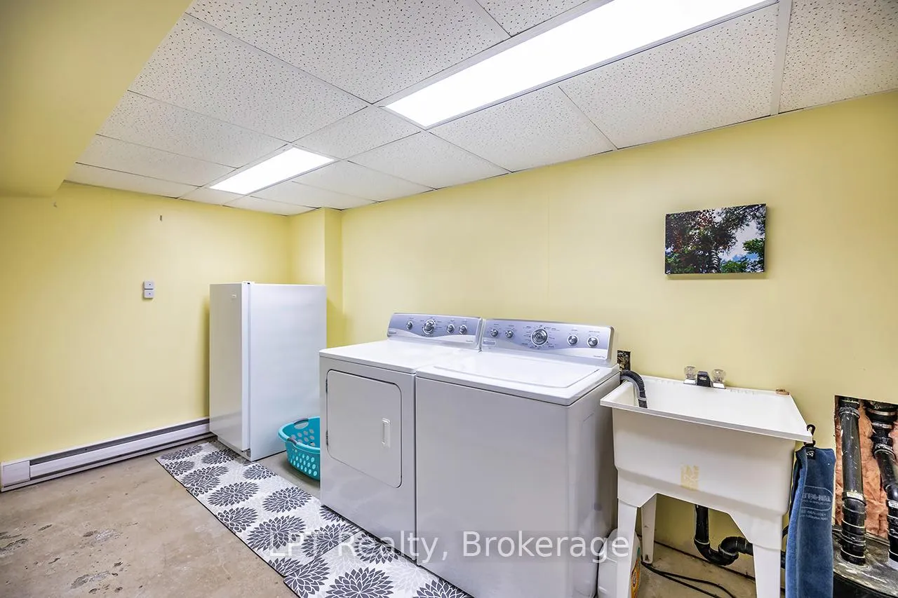 Photo 16 of 273 Reach Street, Uxbridge, Rural Uxbridge — HOMEH