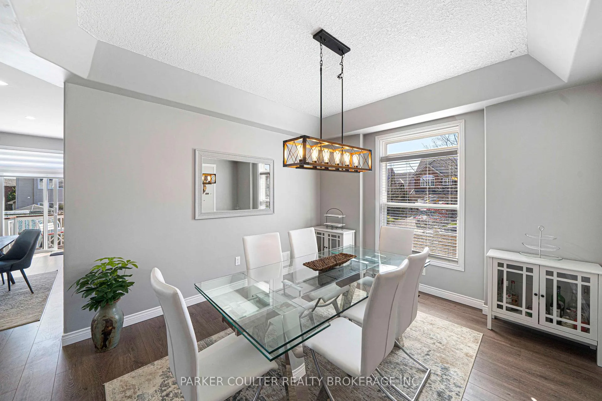 Photo 4 of 1 Windsor Crescent, Barrie, Innis-Shore — HOMEH