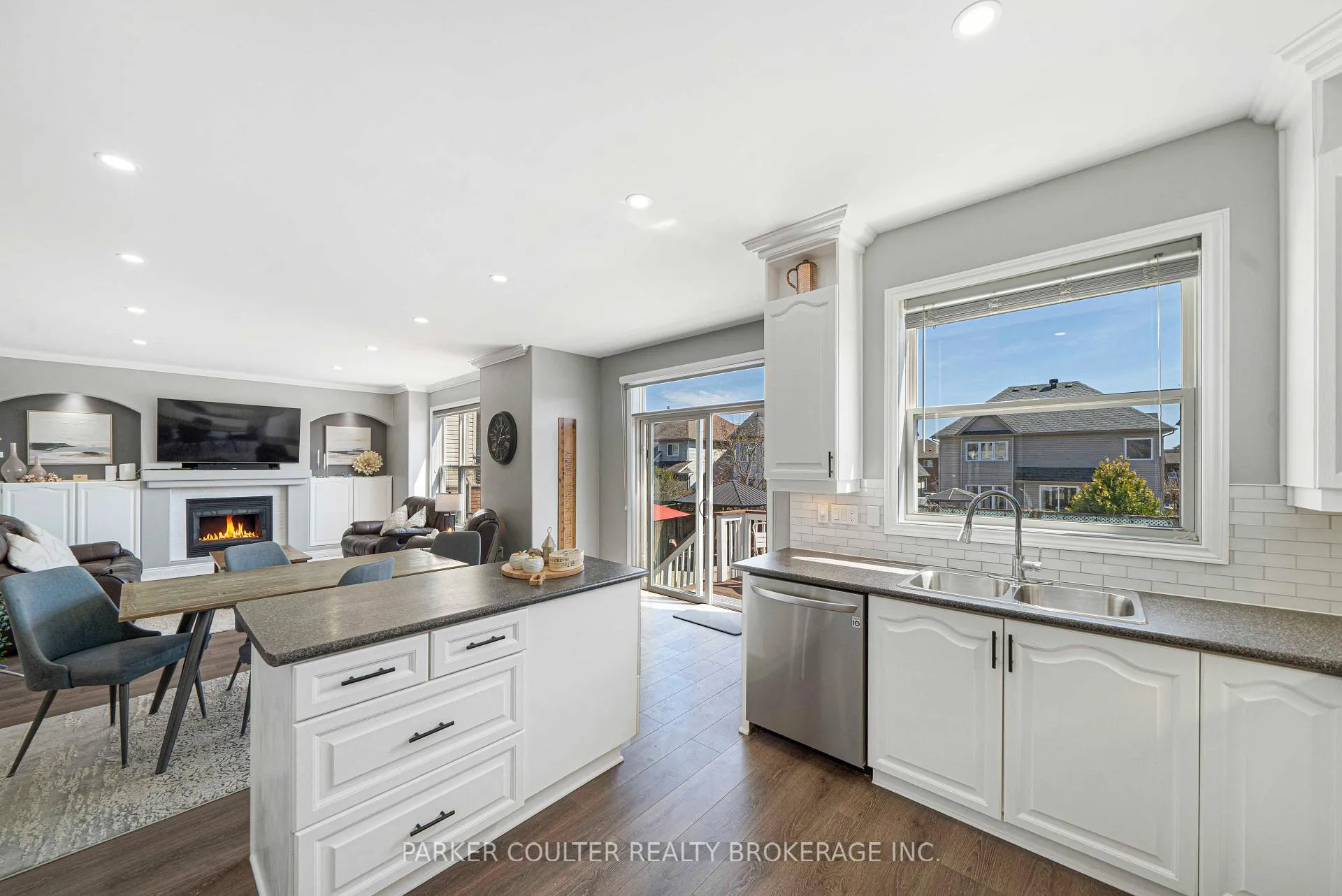 Photo 11 of 1 Windsor Crescent, Barrie, Innis-Shore — HOMEH