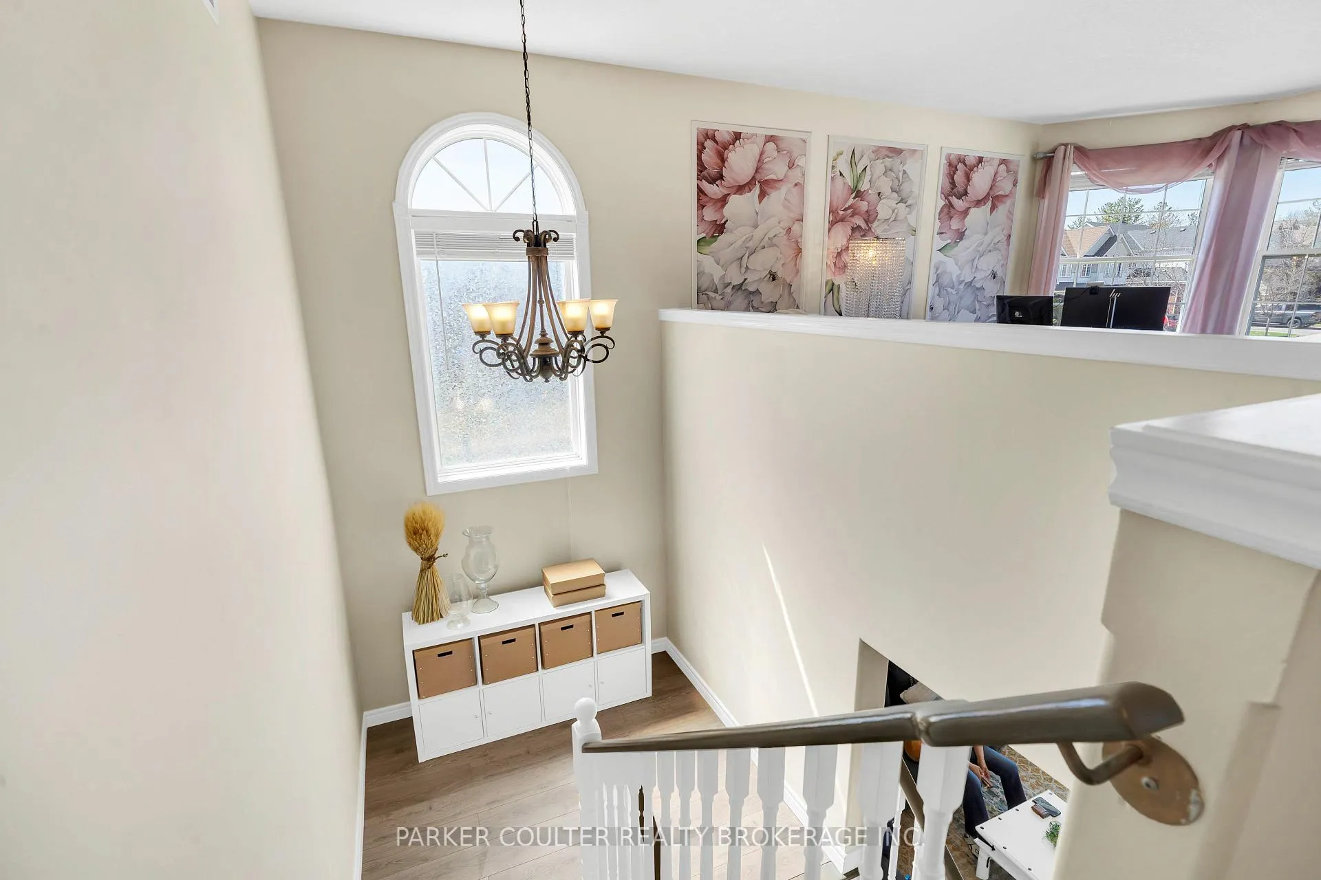 Photo 16 of 1 Windsor Crescent, Barrie, Innis-Shore — HOMEH