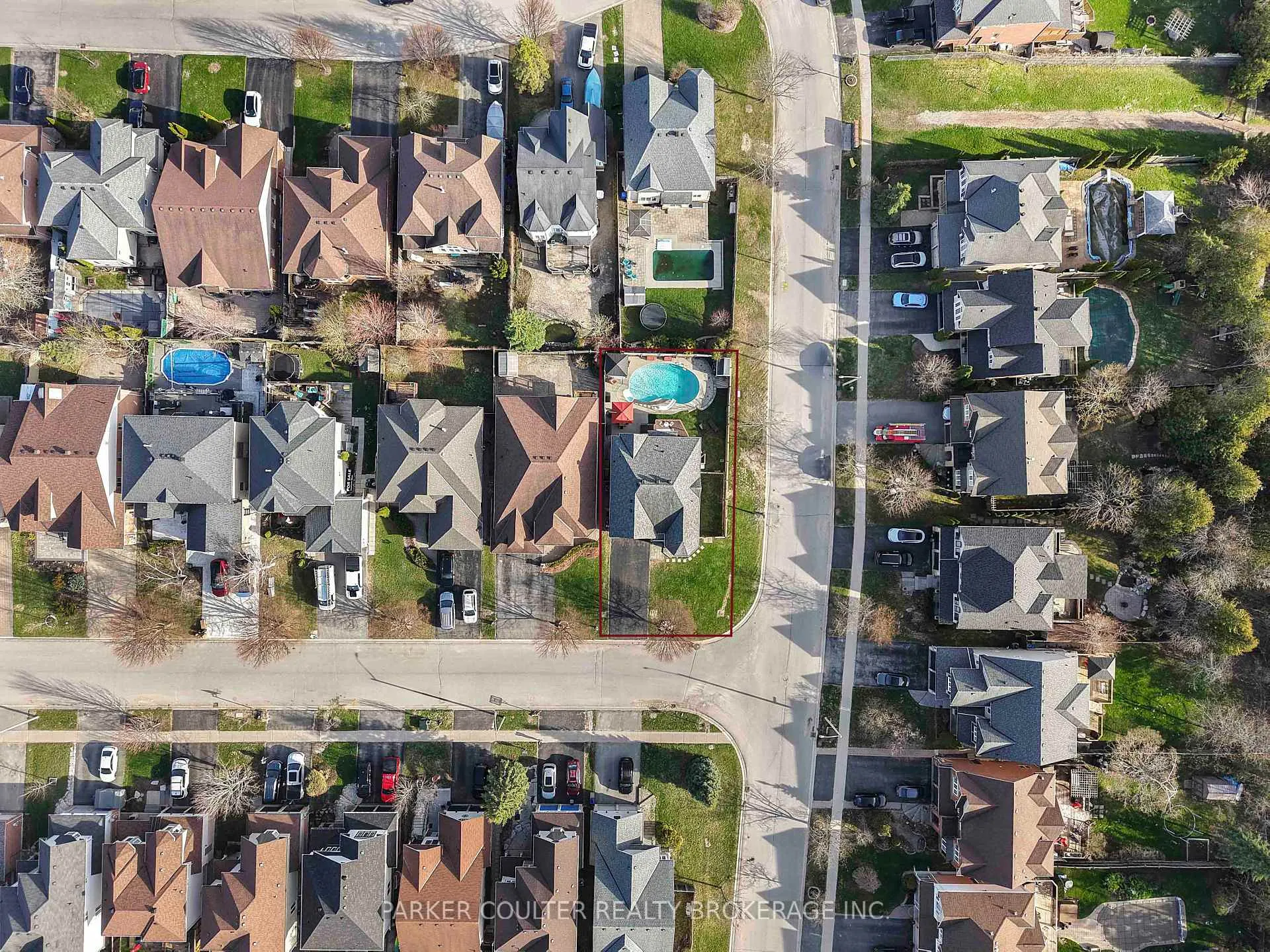 Photo 43 of 1 Windsor Crescent, Barrie, Innis-Shore — HOMEH