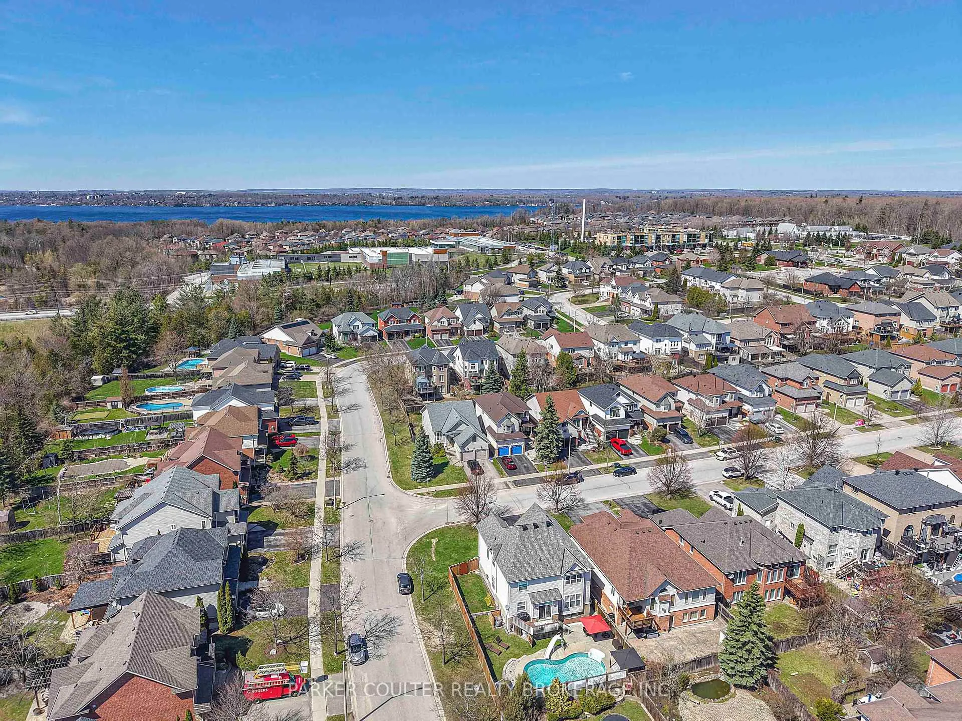 Photo 50 of 1 Windsor Crescent, Barrie, Innis-Shore — HOMEH