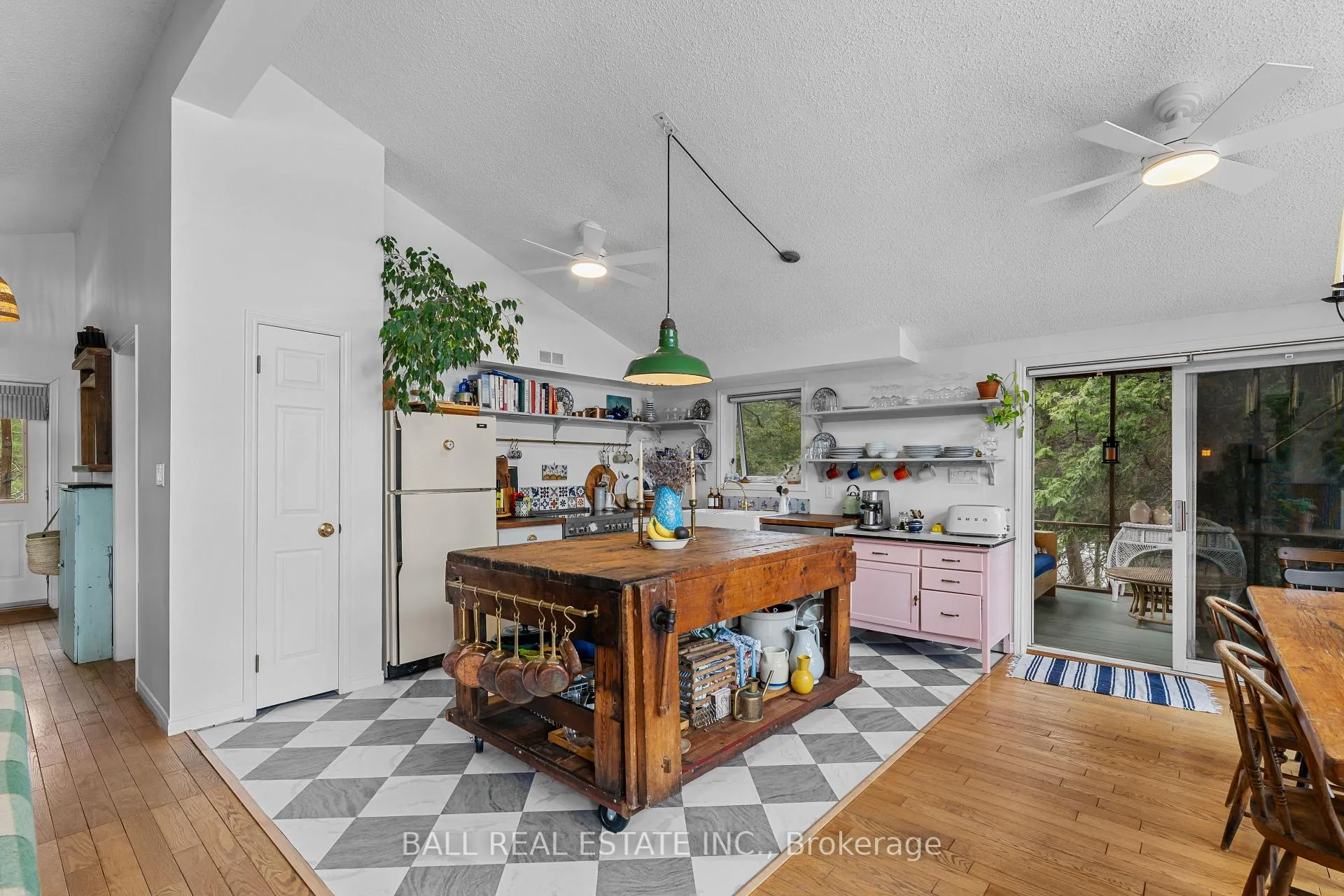 Photo 12 of 26 Cedar Court, Trent Lakes — HOMEH