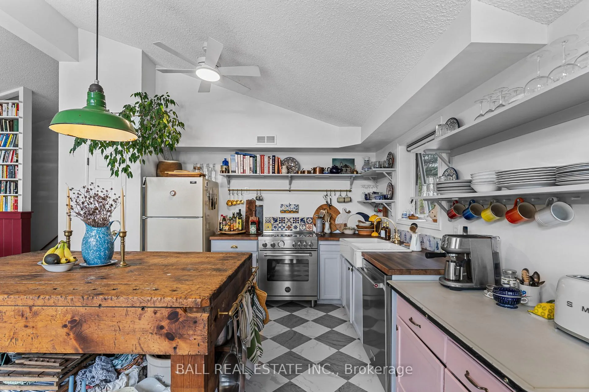 Photo 16 of 26 Cedar Court, Trent Lakes — HOMEH
