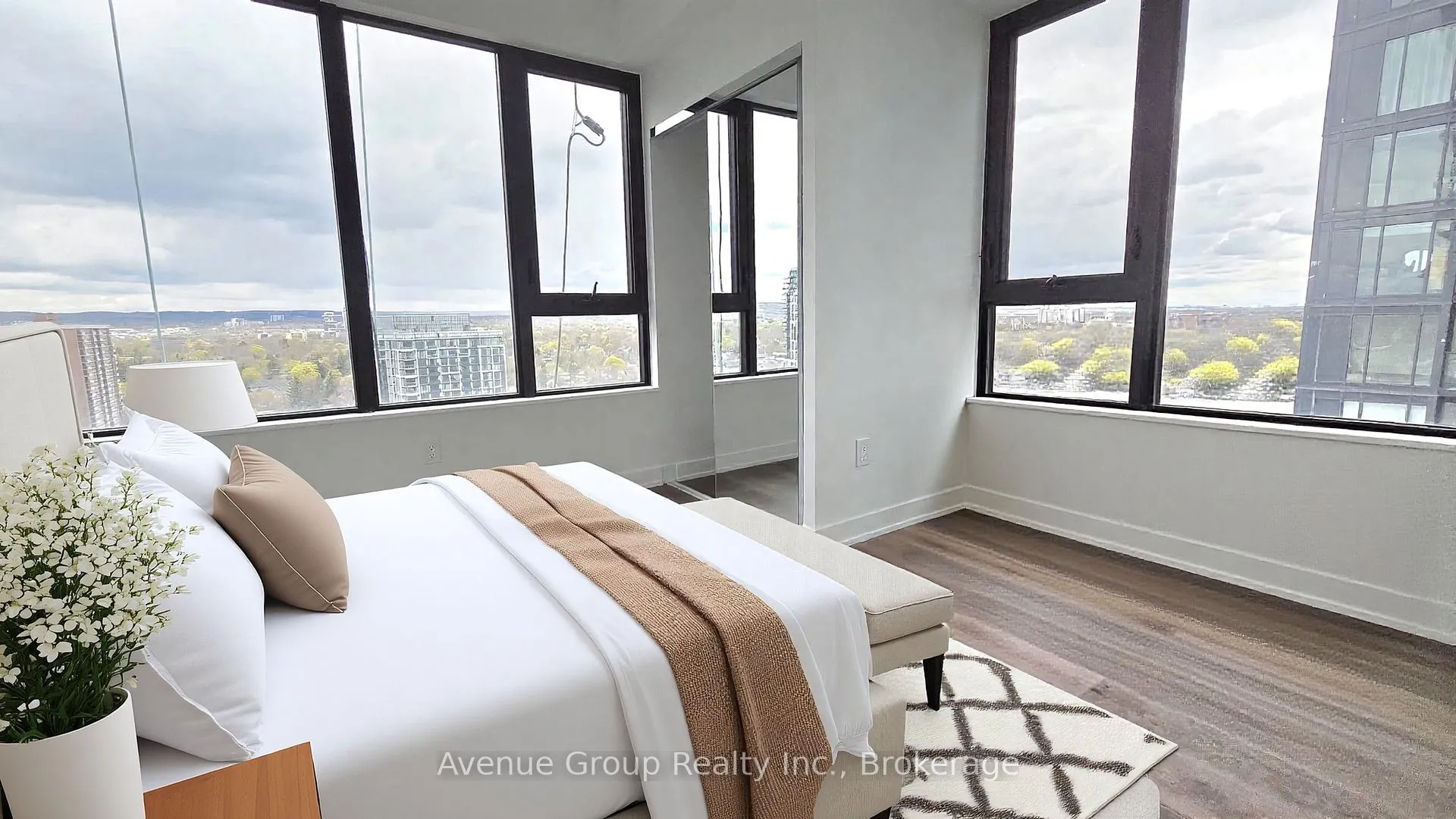 Photo 7 of Unit 1502, 2075 Lakeshore Road, Burlington, Brant — HOMEH