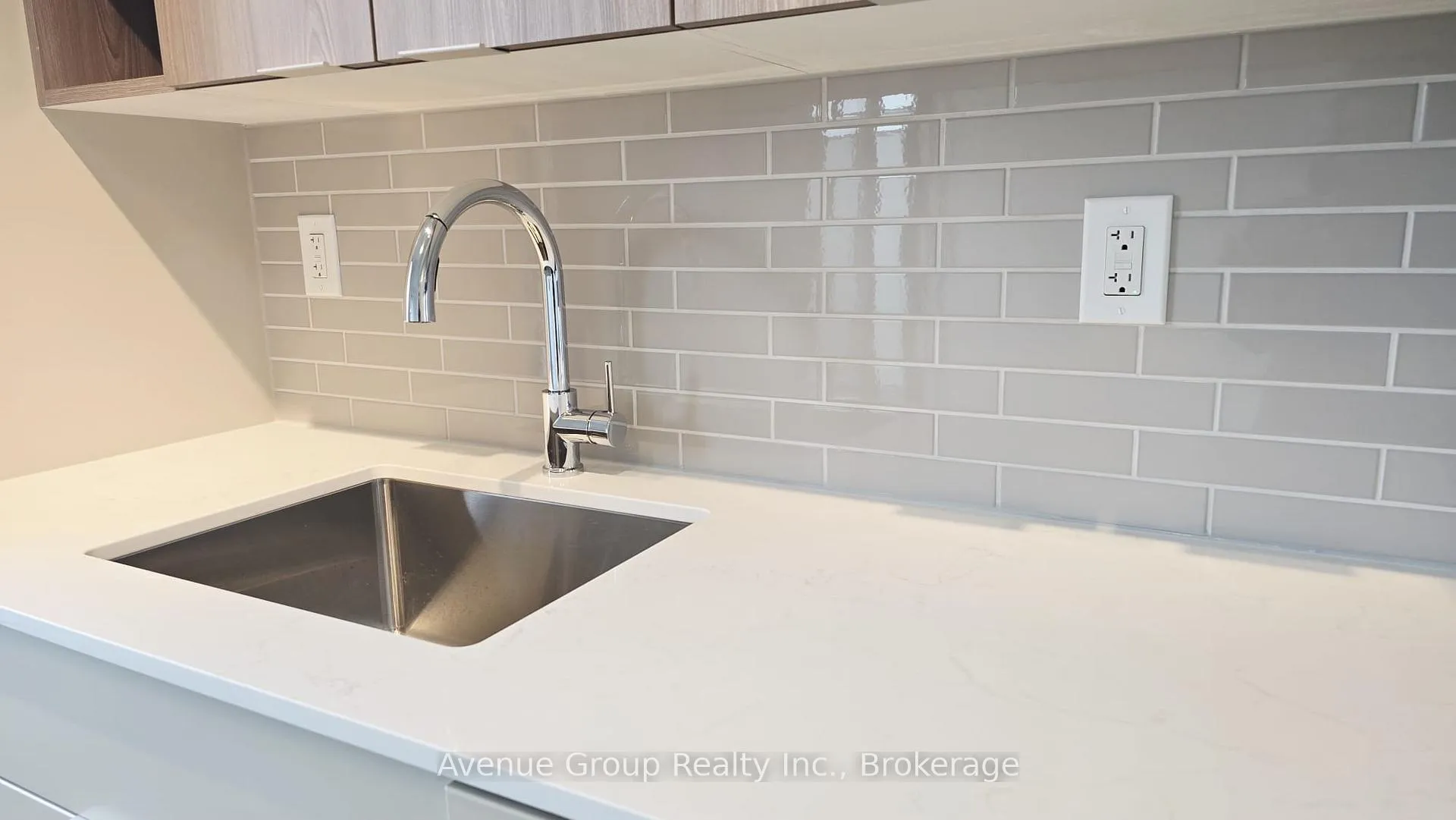 Photo 16 of Unit 1502, 2075 Lakeshore Road, Burlington, Brant — HOMEH