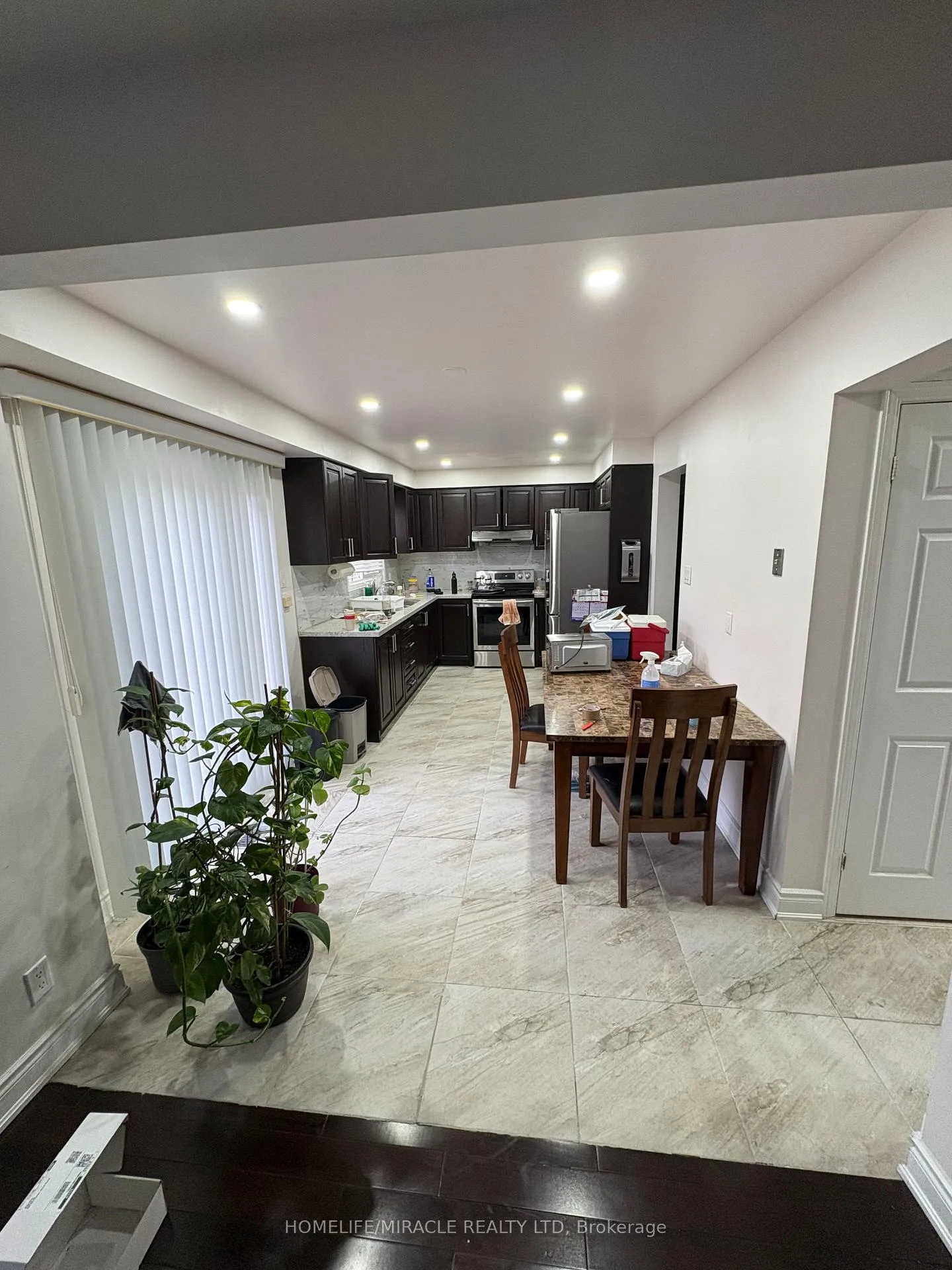 Photo 3 of 25 Barolo Road, Etobicoke, West Humber-Clairville — HOMEH