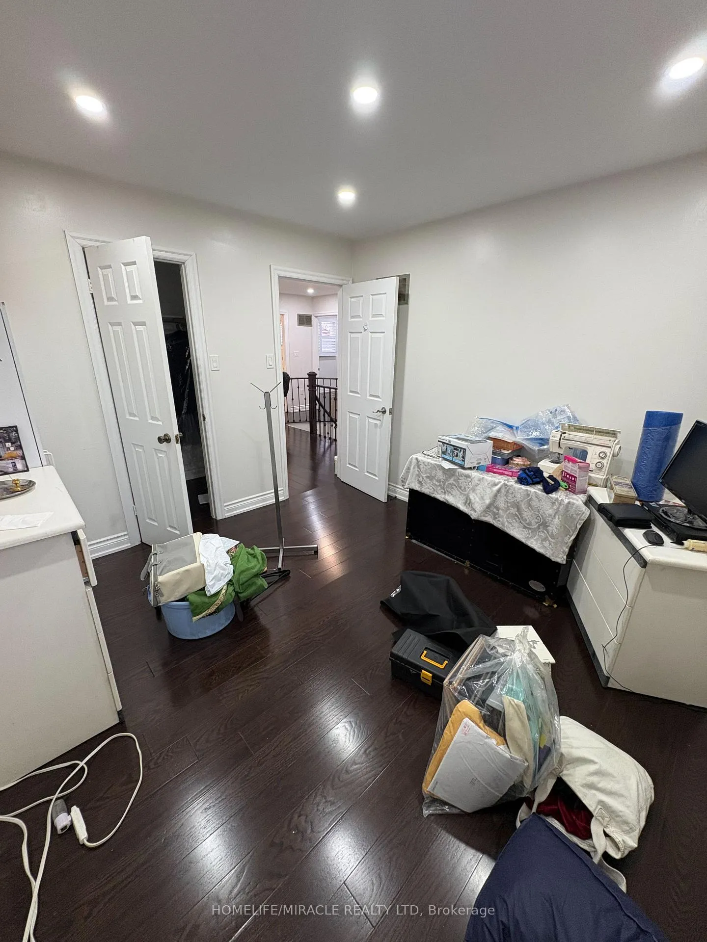 Photo 9 of 25 Barolo Road, Etobicoke, West Humber-Clairville — HOMEH