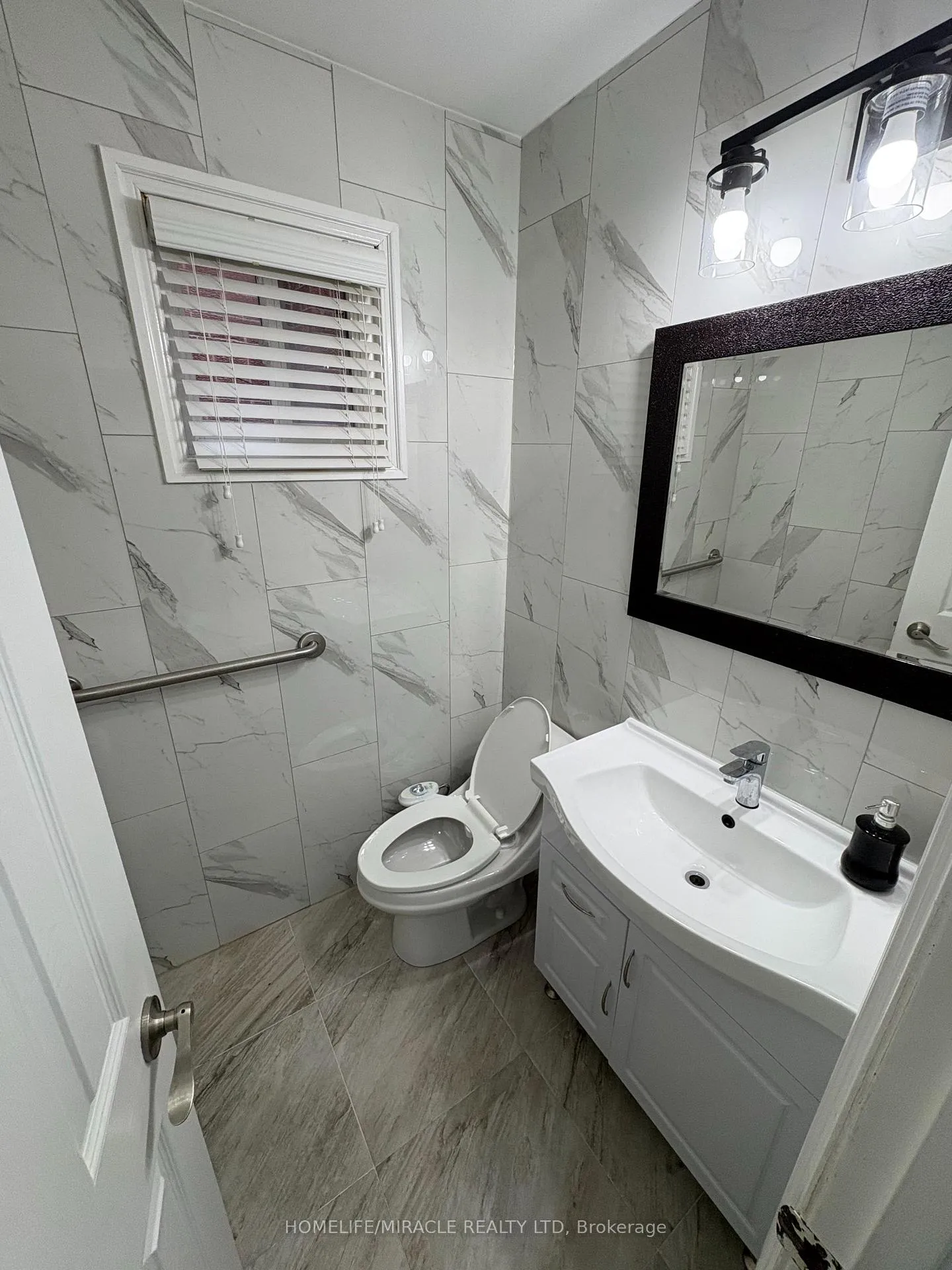 Photo 10 of 25 Barolo Road, Etobicoke, West Humber-Clairville — HOMEH