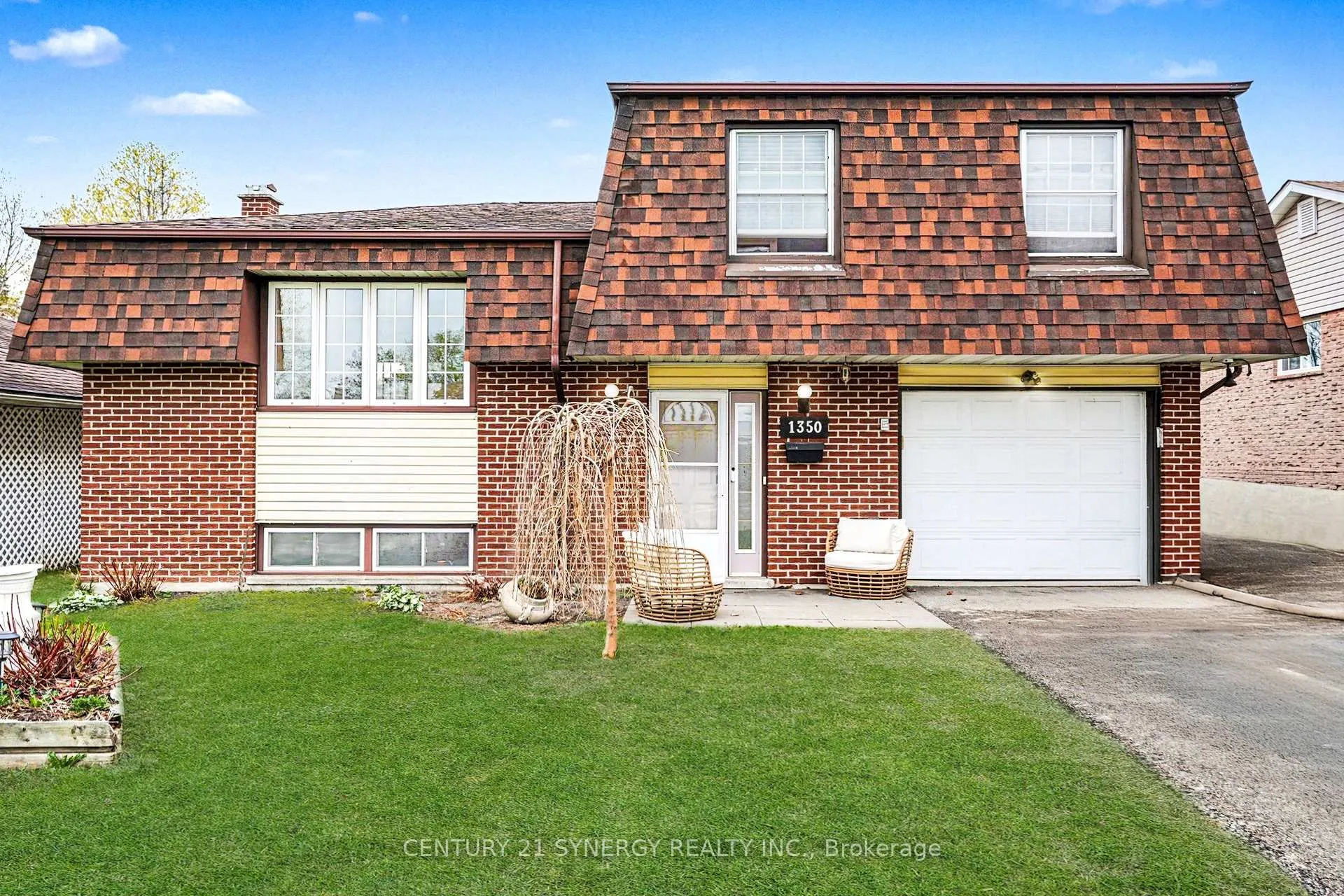 Photo 1 of 1350 Linden Crescent, Brockville — HOMEH