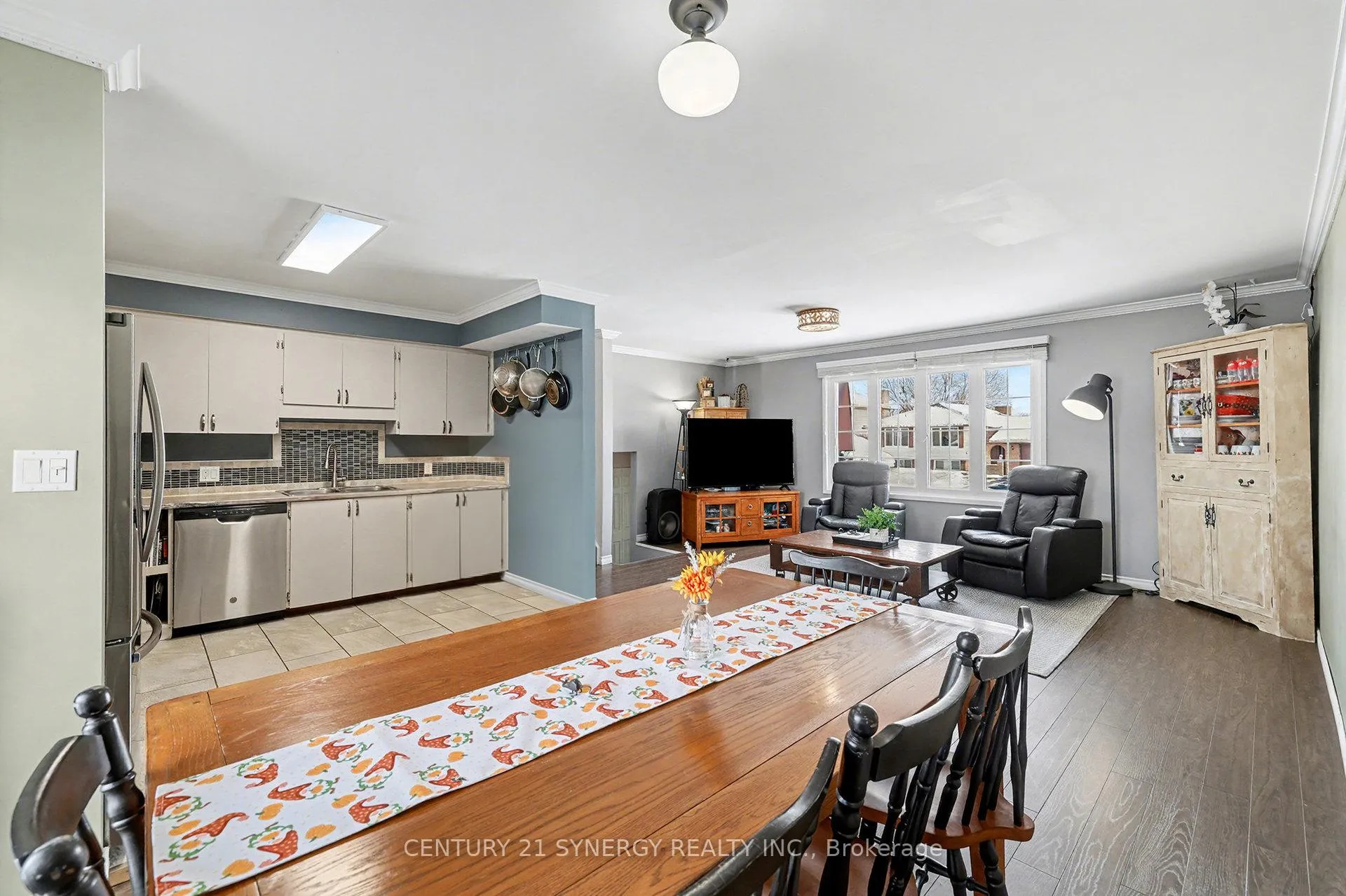 Photo 9 of 1350 Linden Crescent, Brockville — HOMEH