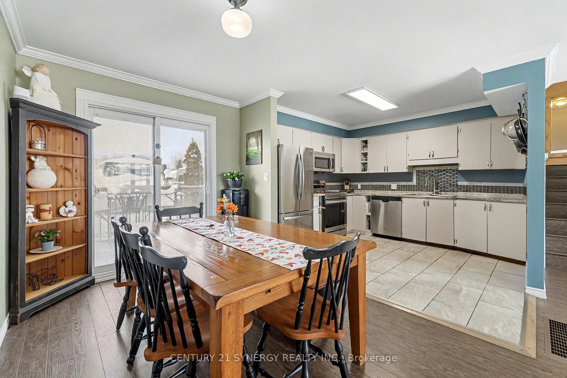Photo 12 of 1350 Linden Crescent, Brockville — HOMEH