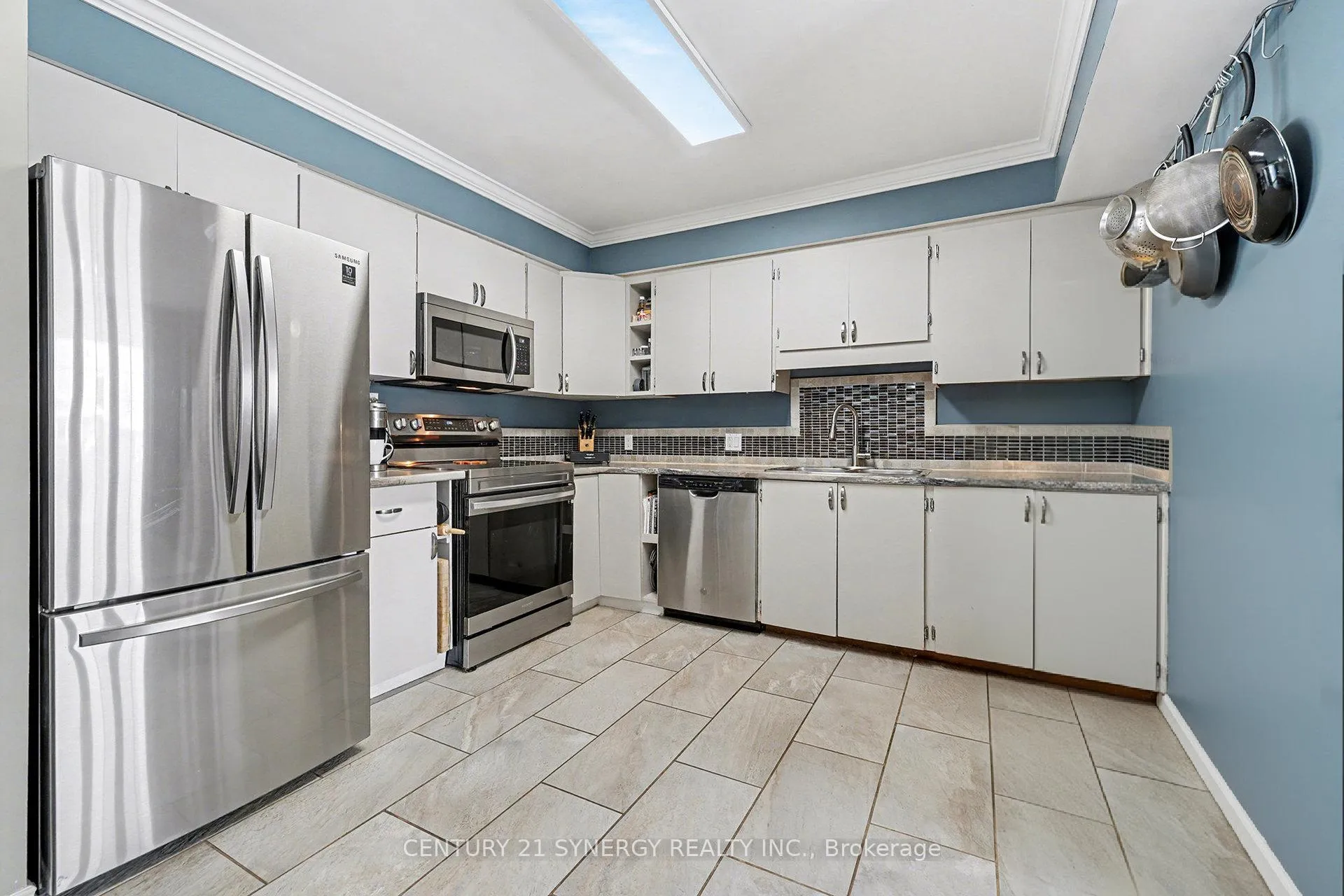 Photo 14 of 1350 Linden Crescent, Brockville — HOMEH