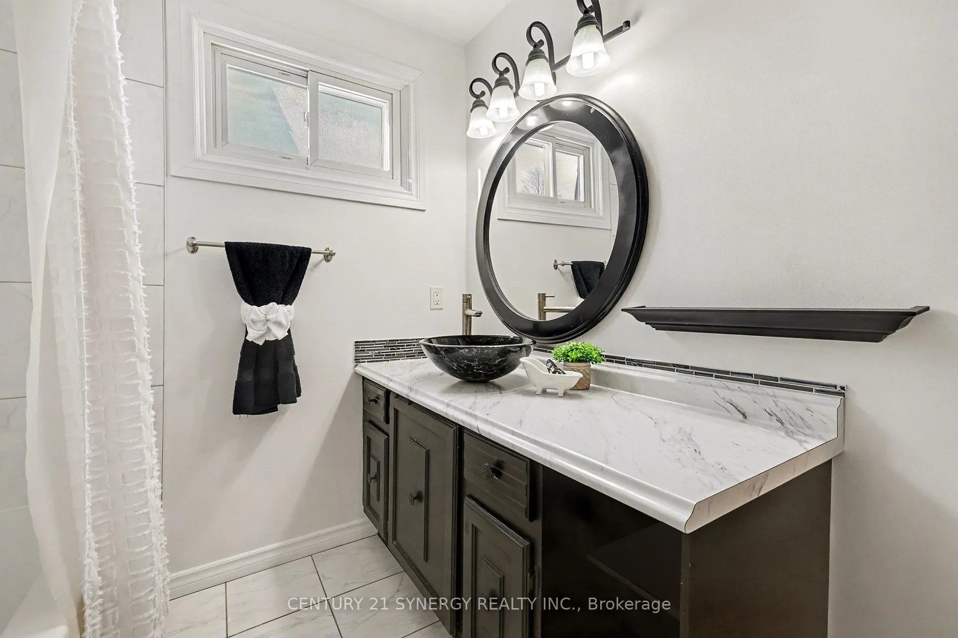 Photo 19 of 1350 Linden Crescent, Brockville — HOMEH
