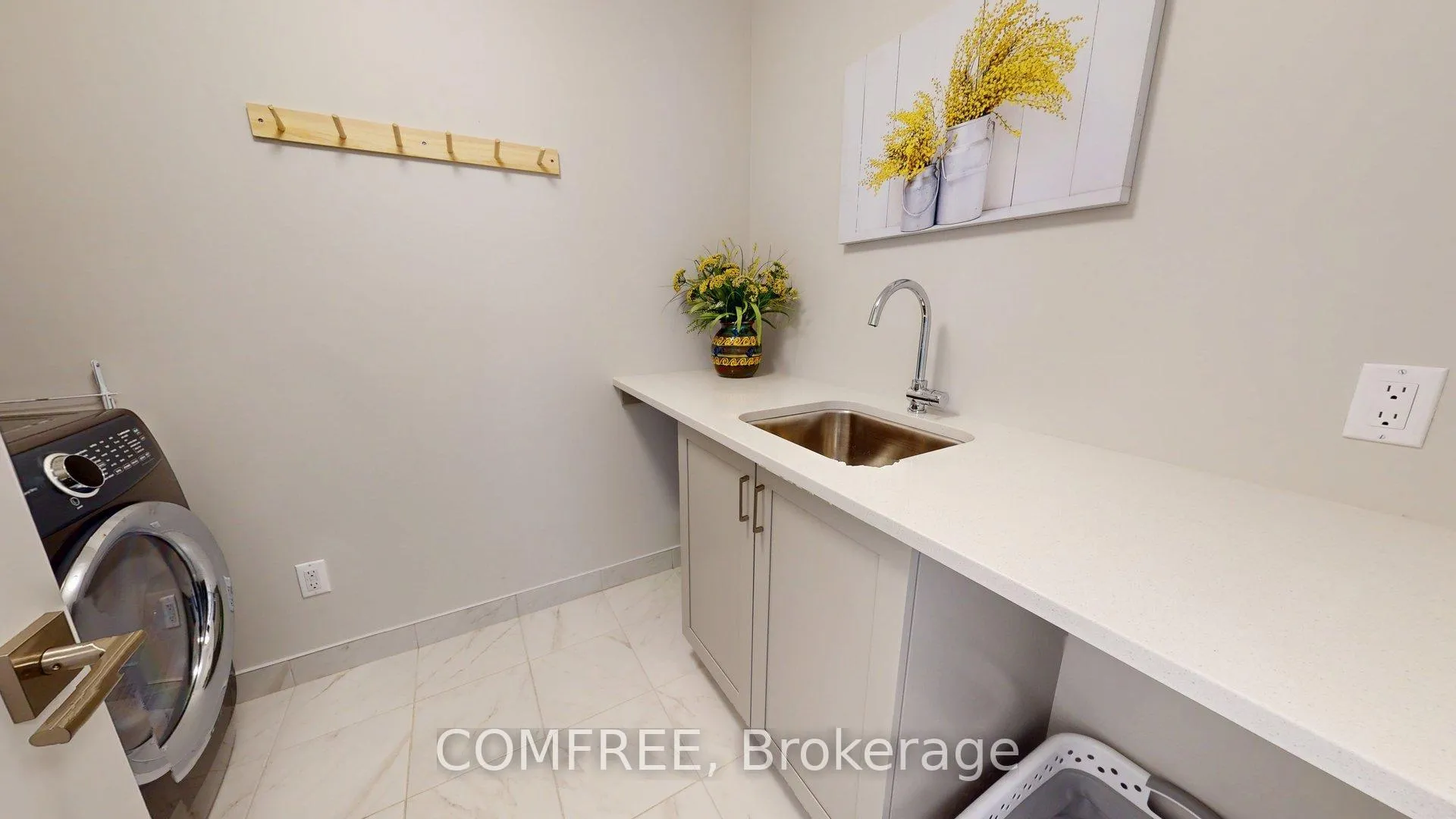 Photo 23 of 663 Putney Crescent, Ottawa, Stittsville (Central) — HOMEH
