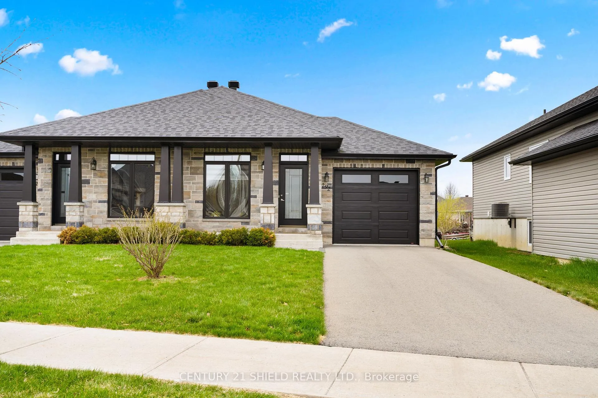 Photo 4 of 292 East Ridge Drive, Cornwall — HOMEH