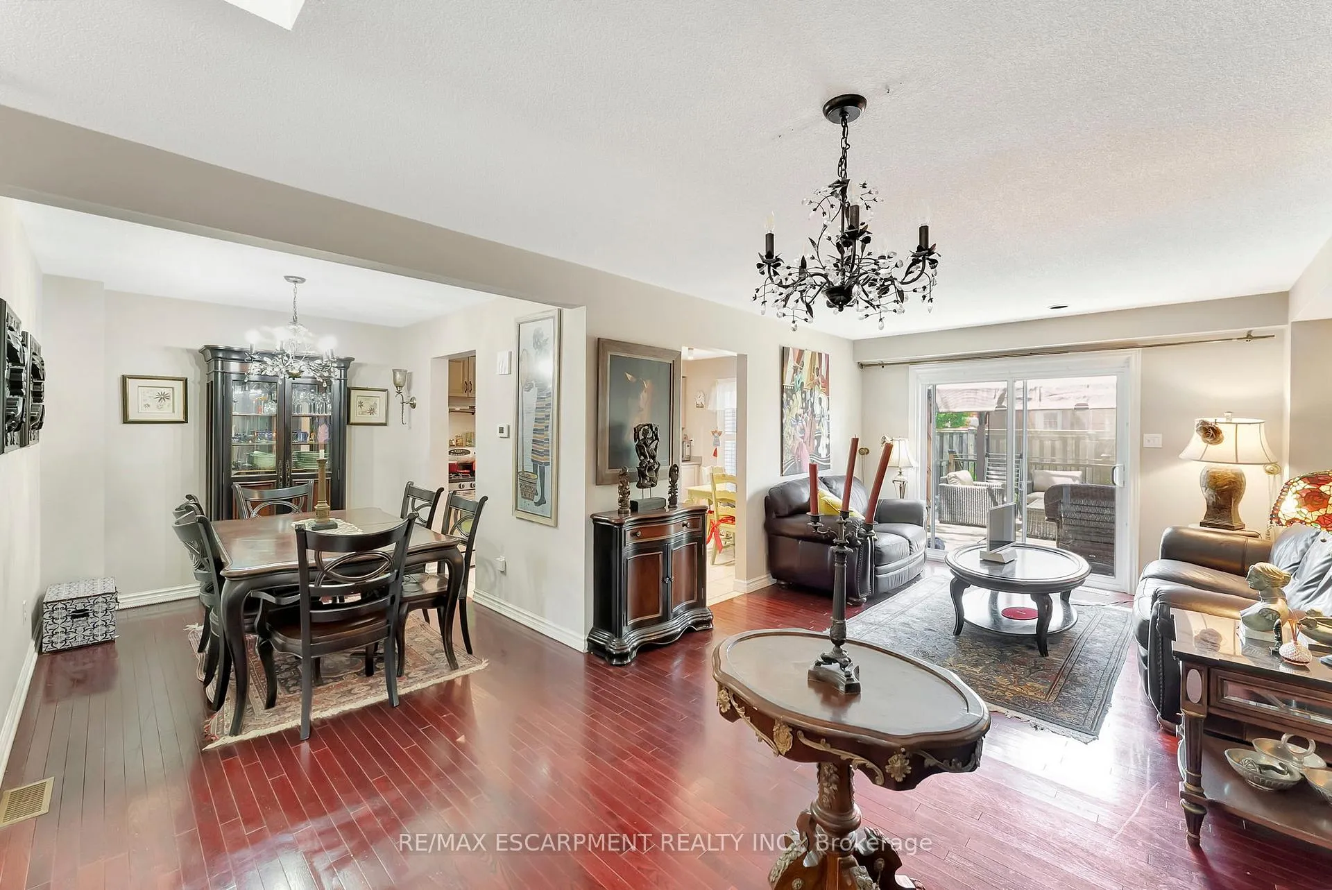 Photo 5 of Unit 14, 20 Meadowlands Boulevard, Hamilton, Meadowlands — HOMEH