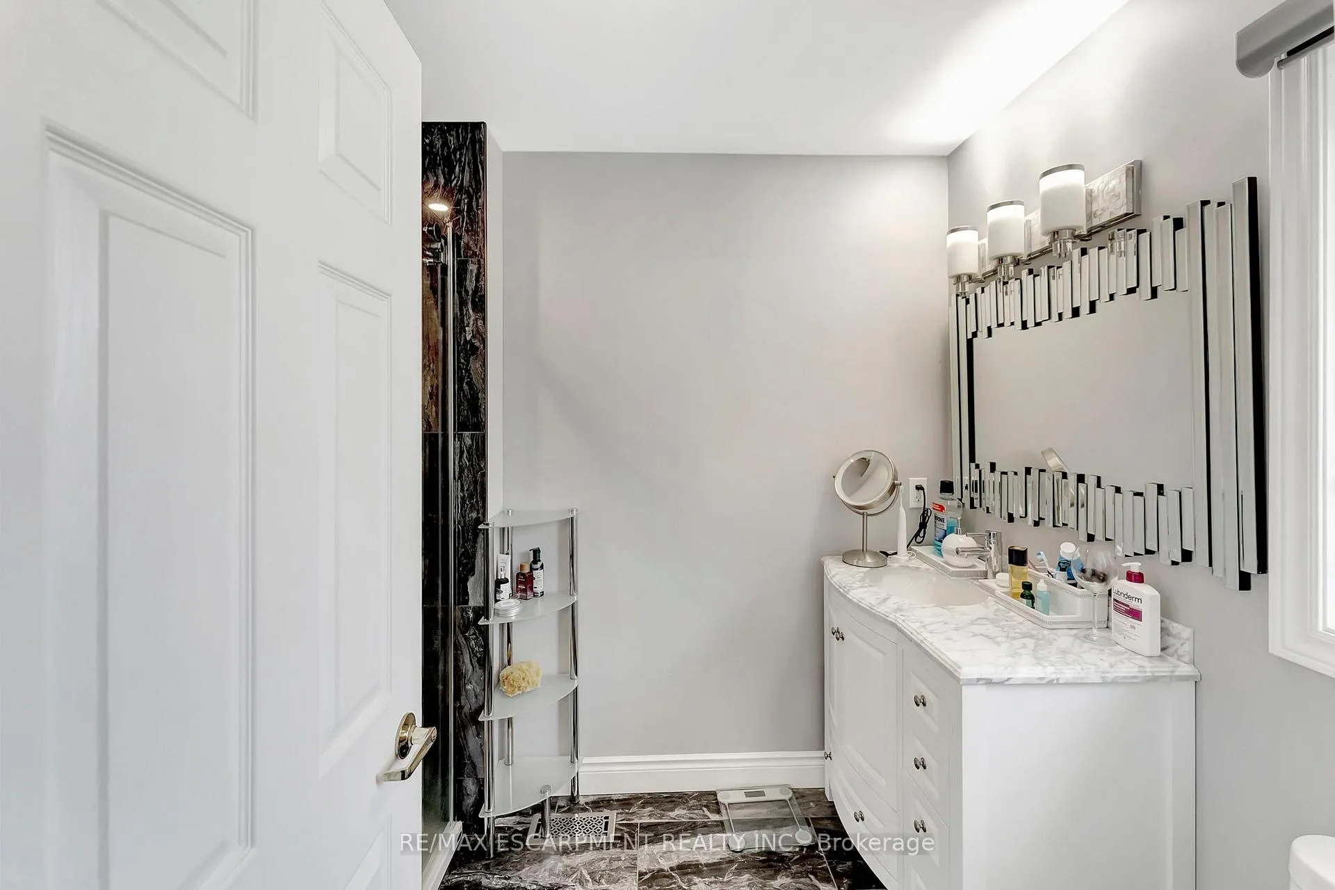 Photo 19 of Unit 14, 20 Meadowlands Boulevard, Hamilton, Meadowlands — HOMEH