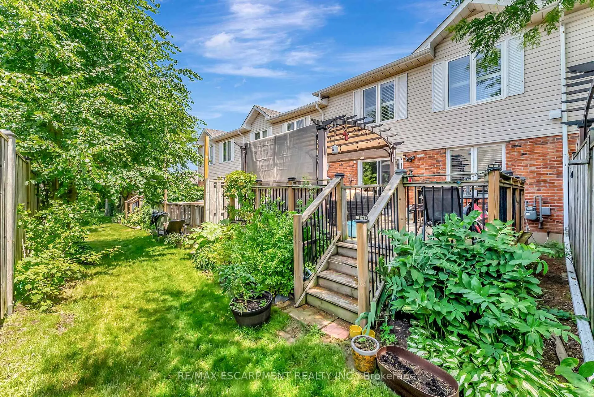 Photo 32 of Unit 14, 20 Meadowlands Boulevard, Hamilton, Meadowlands — HOMEH