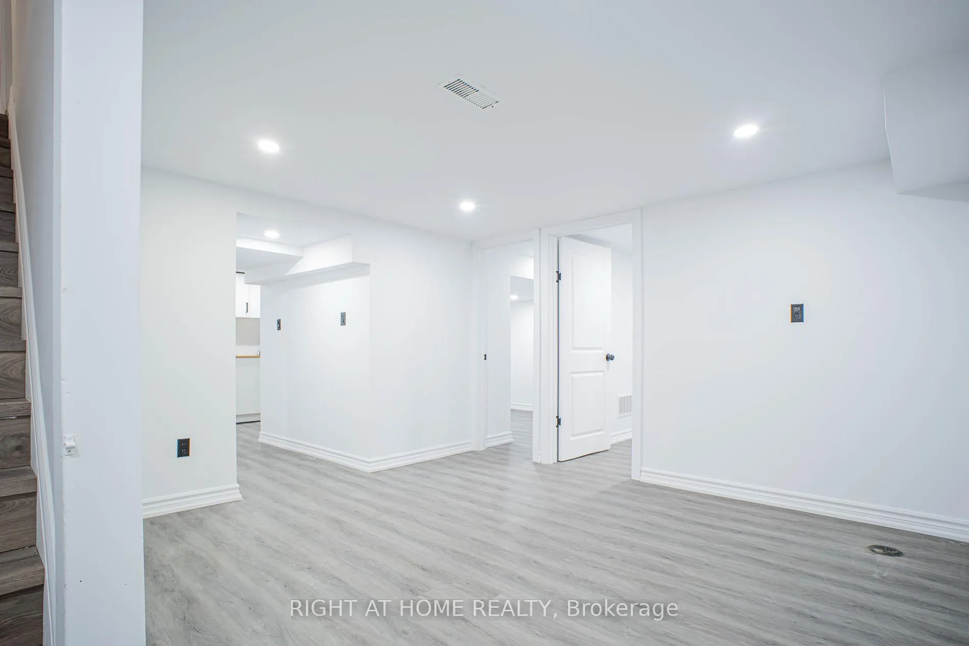 Photo 25 of 77 Elford Crescent, Hamilton, Vincent — HOMEH