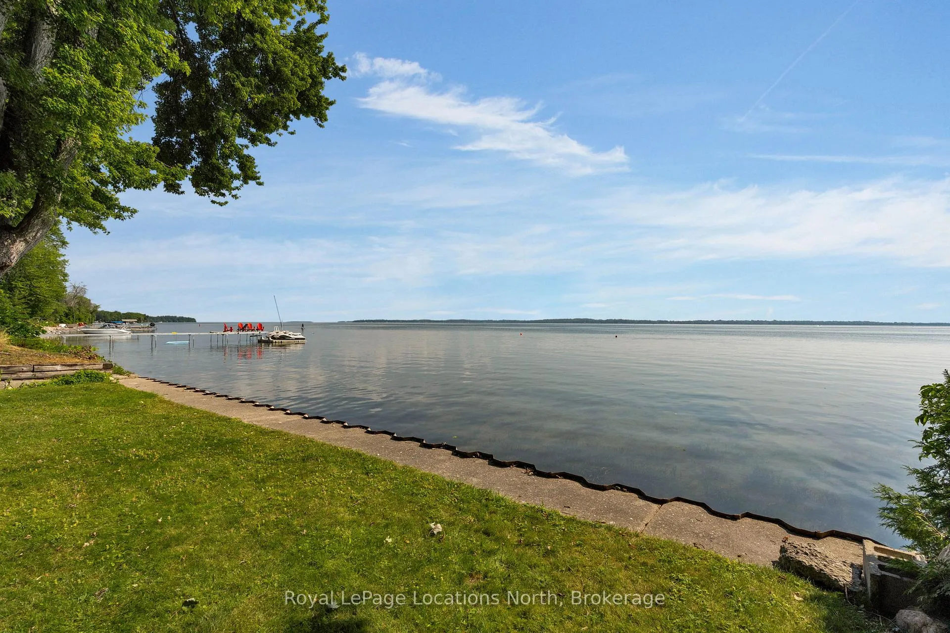 Photo 4 of 297 Beach Road, Innisfil, Gilford — HOMEH
