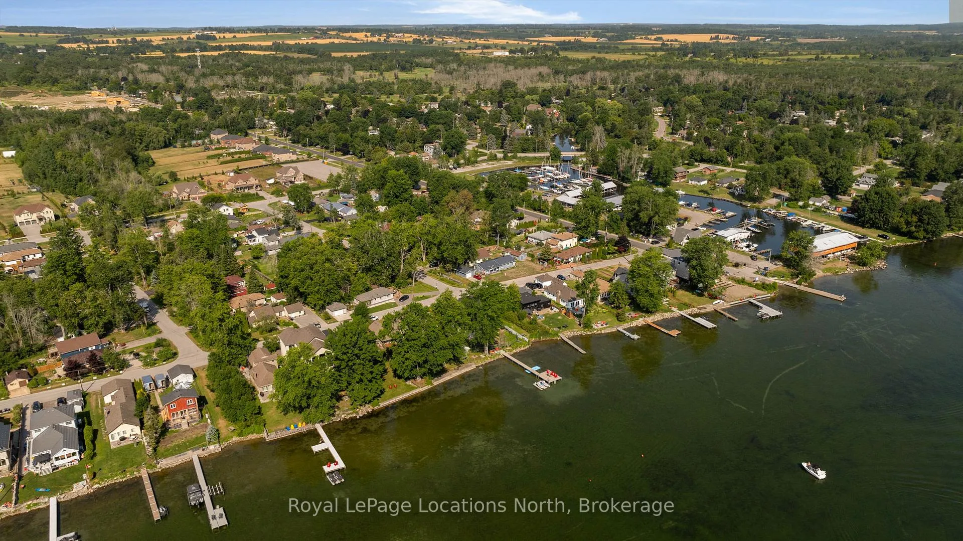 Photo 14 of 297 Beach Road, Innisfil, Gilford — HOMEH