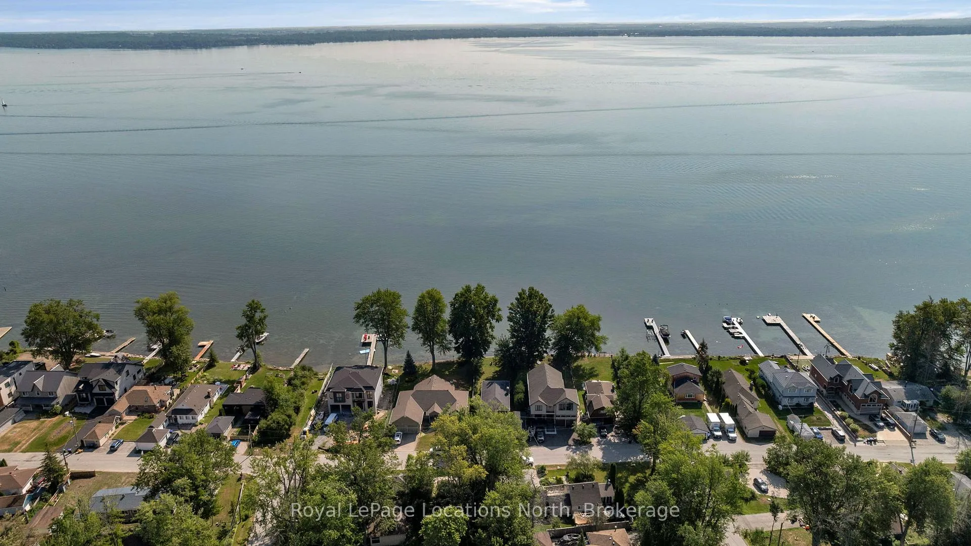 Photo 17 of 297 Beach Road, Innisfil, Gilford — HOMEH